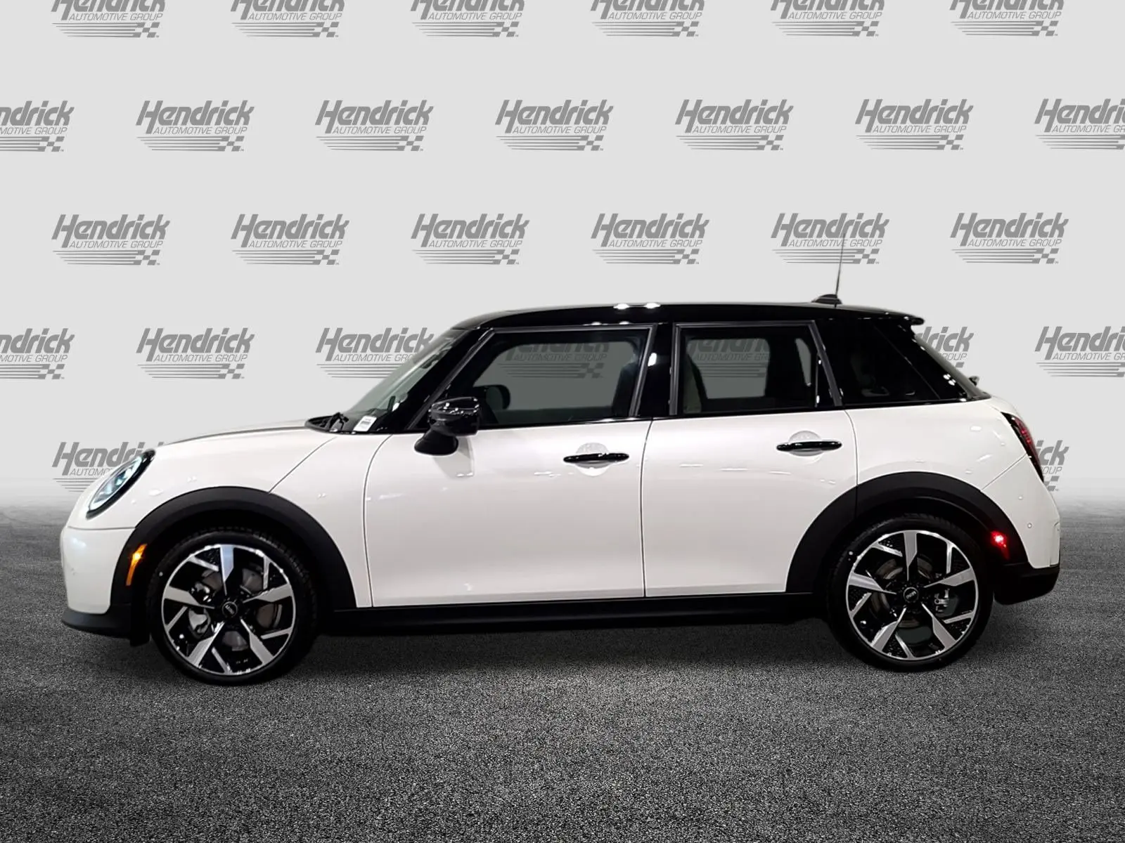 2026 MINI Hardtop undefined photo 4