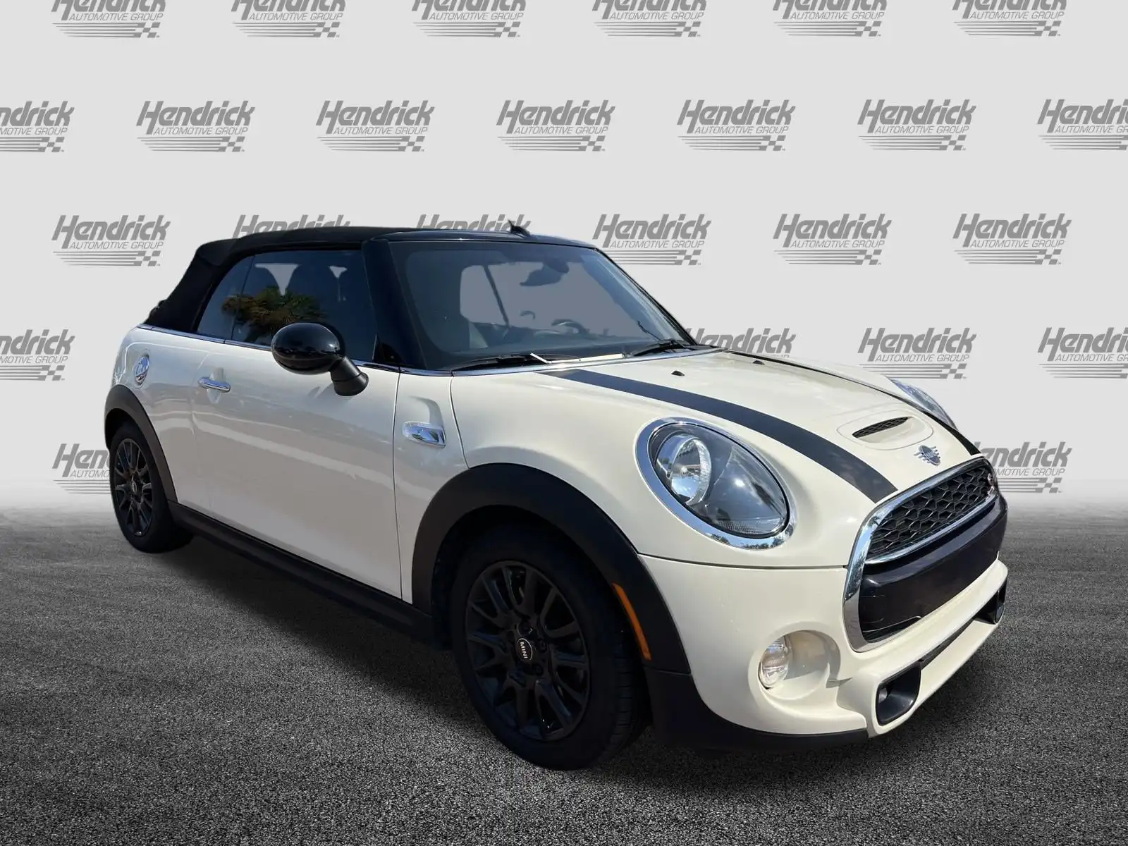 2019 MINI Convertible Cooper S Iconic's photo
