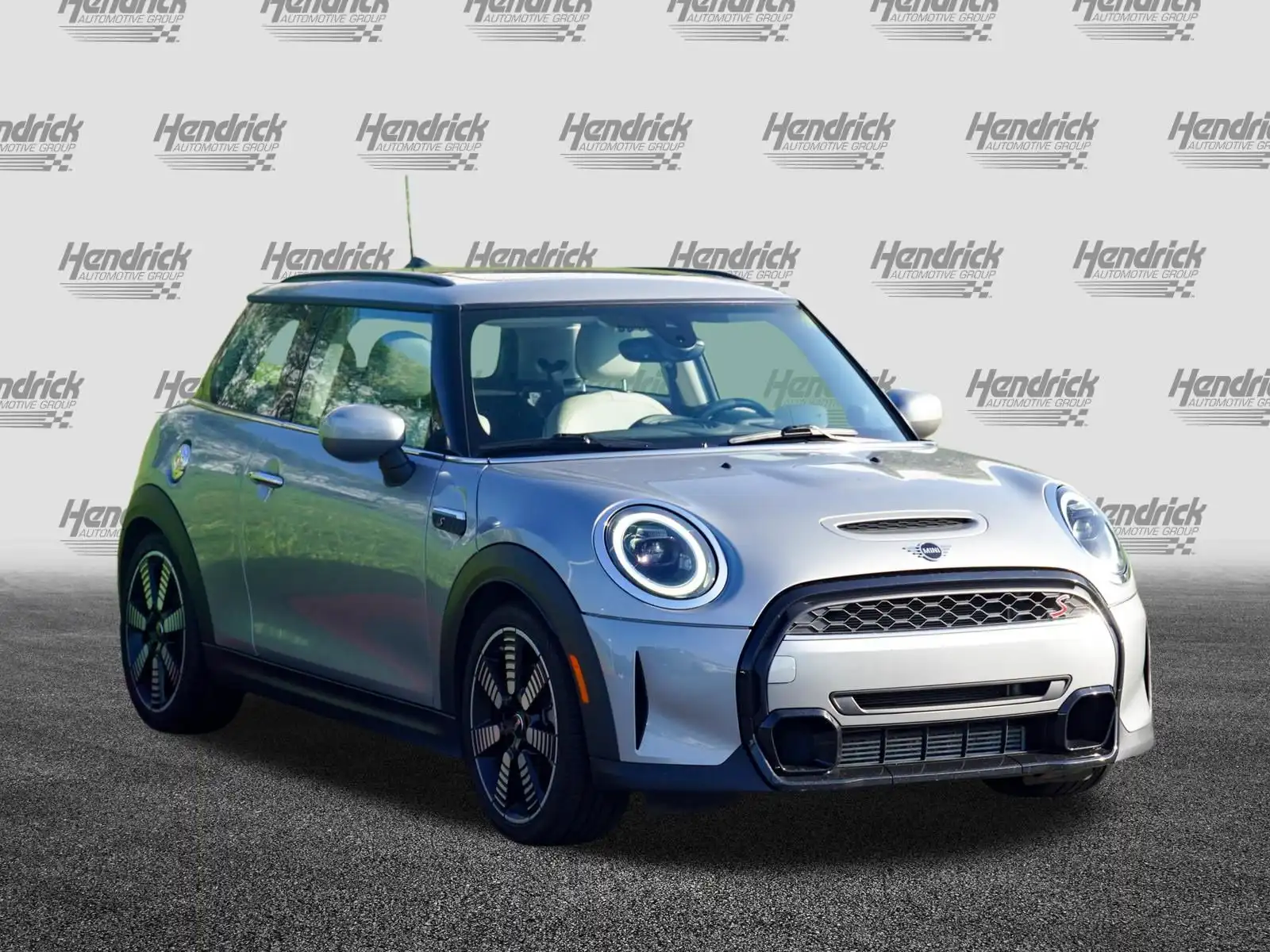 2024 MINI Hardtop Cooper S's photo
