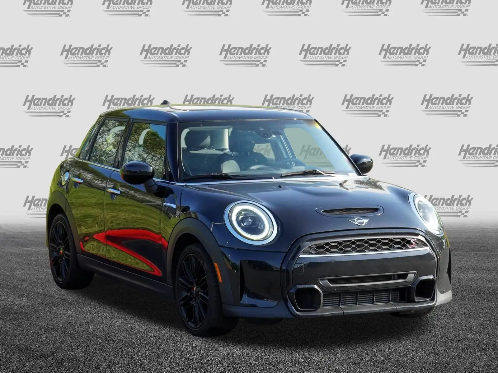 2024 MINI Hardtop Cooper S's photo