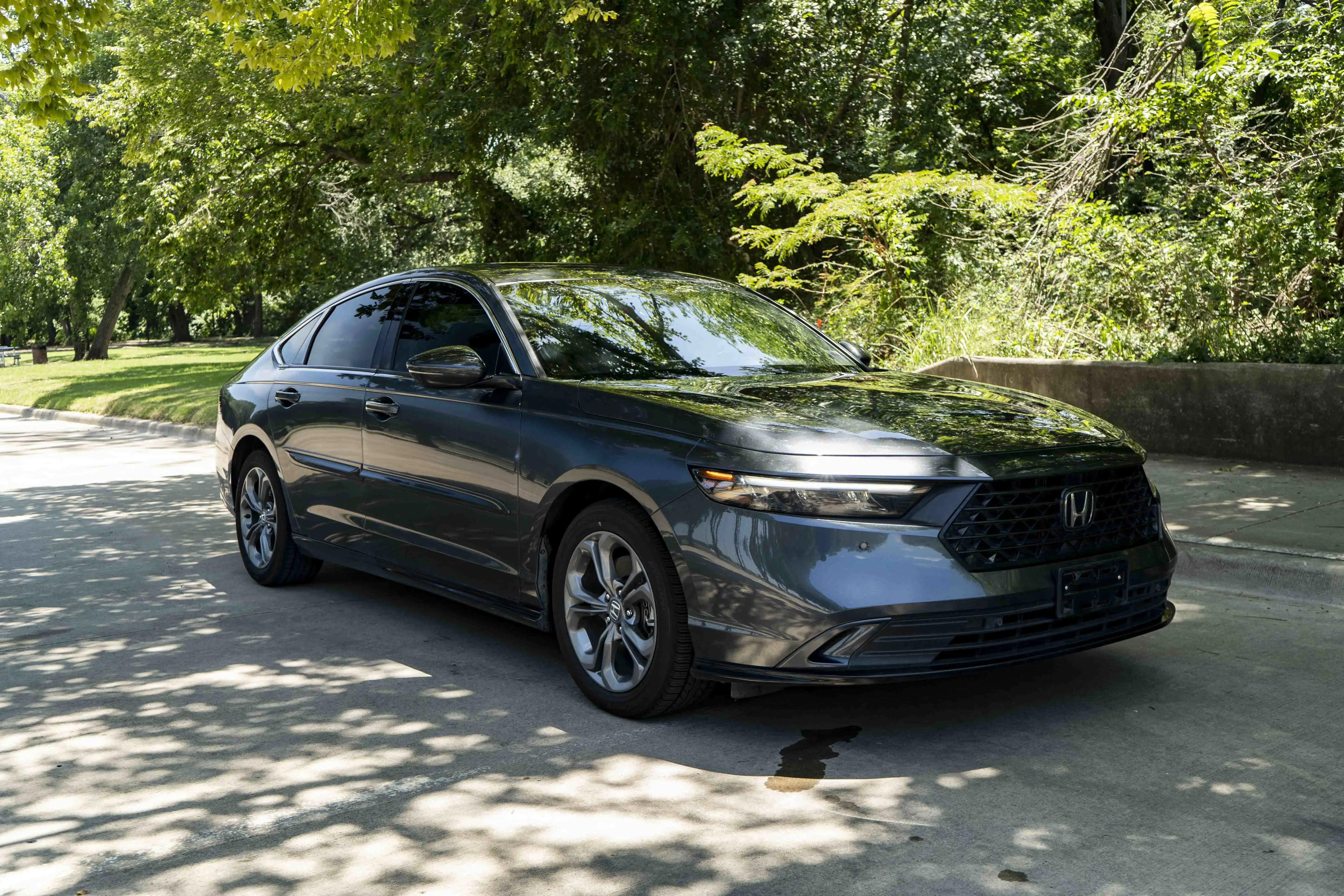 2023 Honda Accord Hybrid EX-L w/o BSI's photo