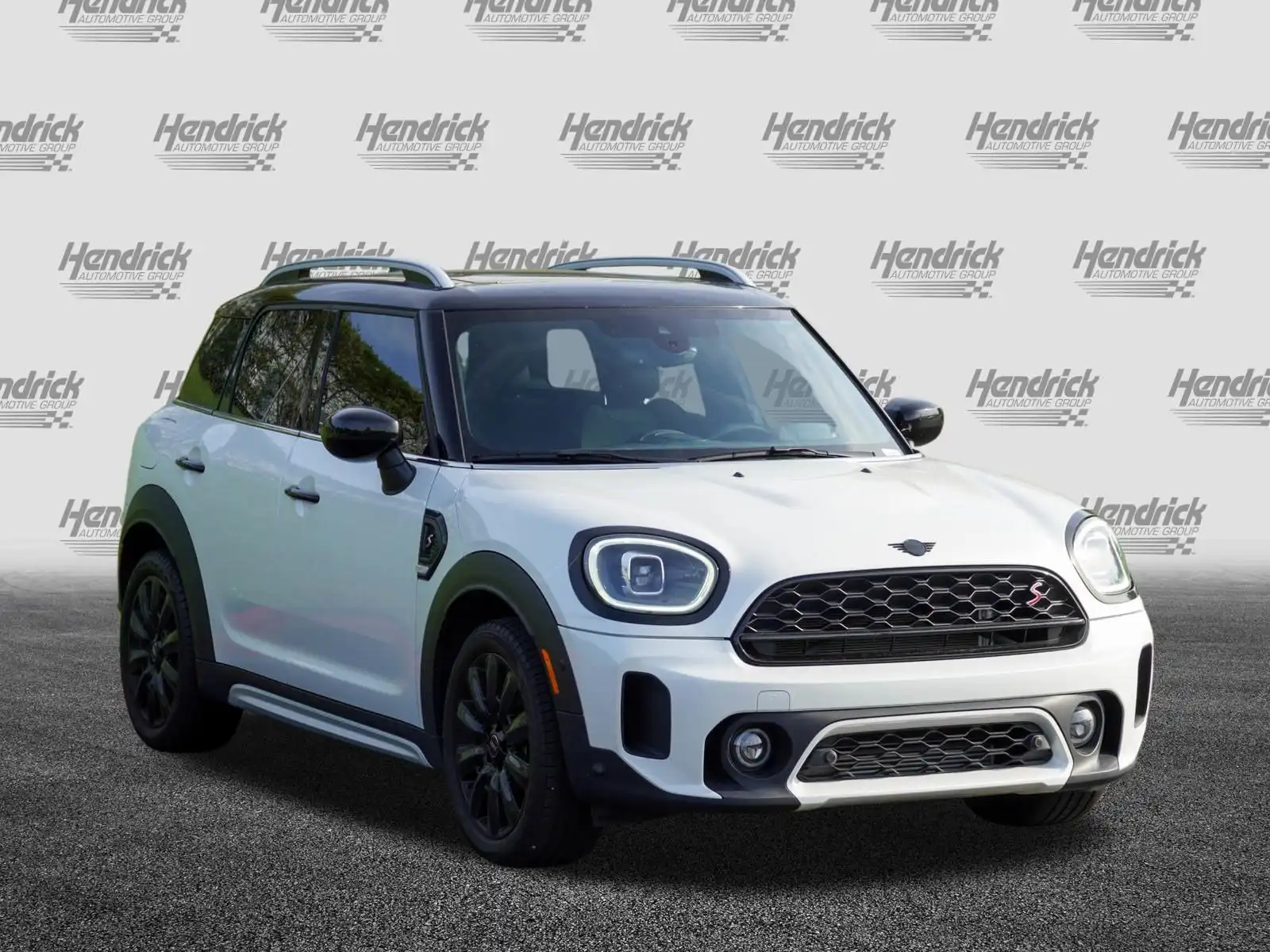 2024 MINI Countryman Cooper S's photo