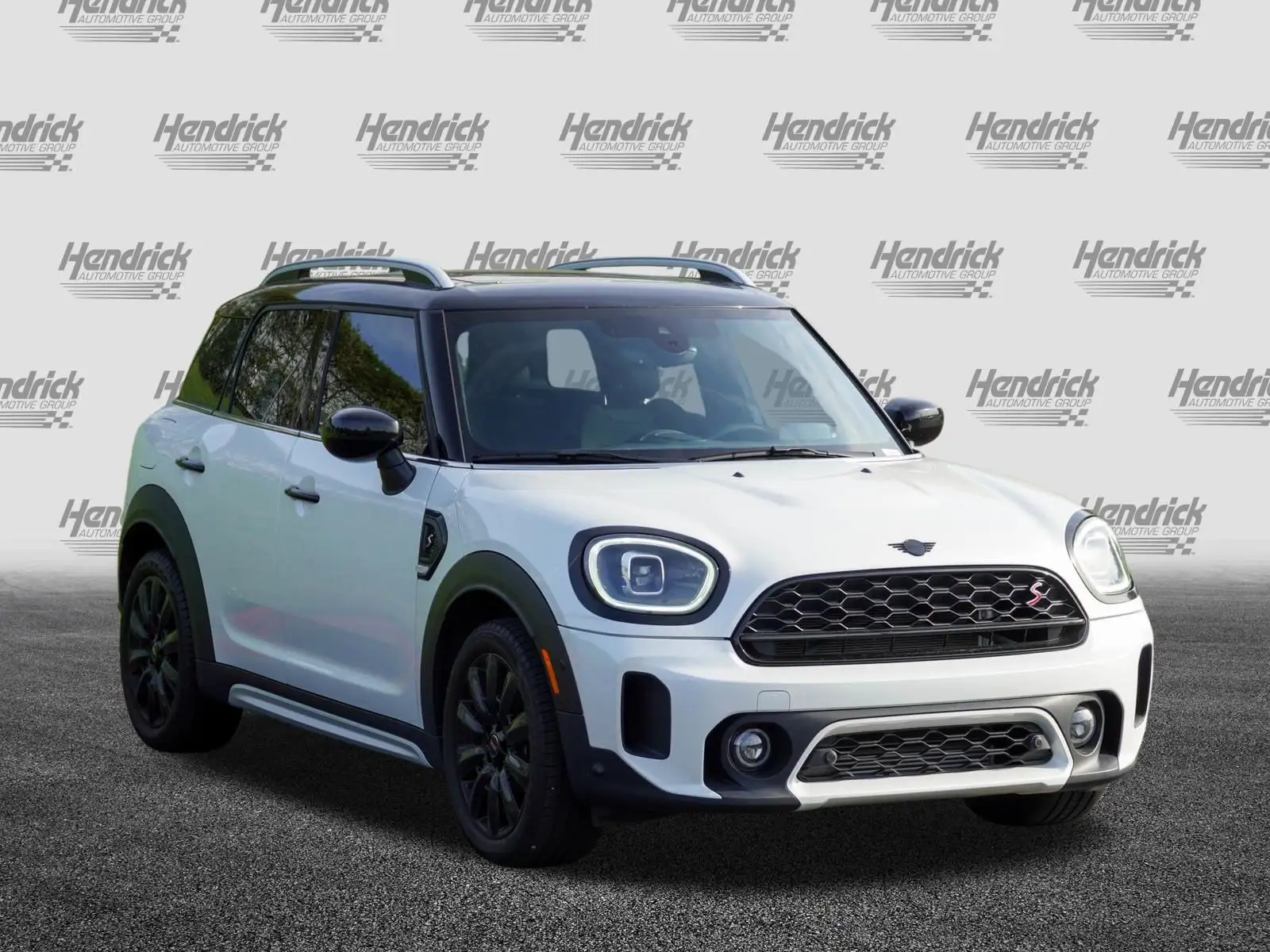2024 MINI Countryman Cooper S's photo