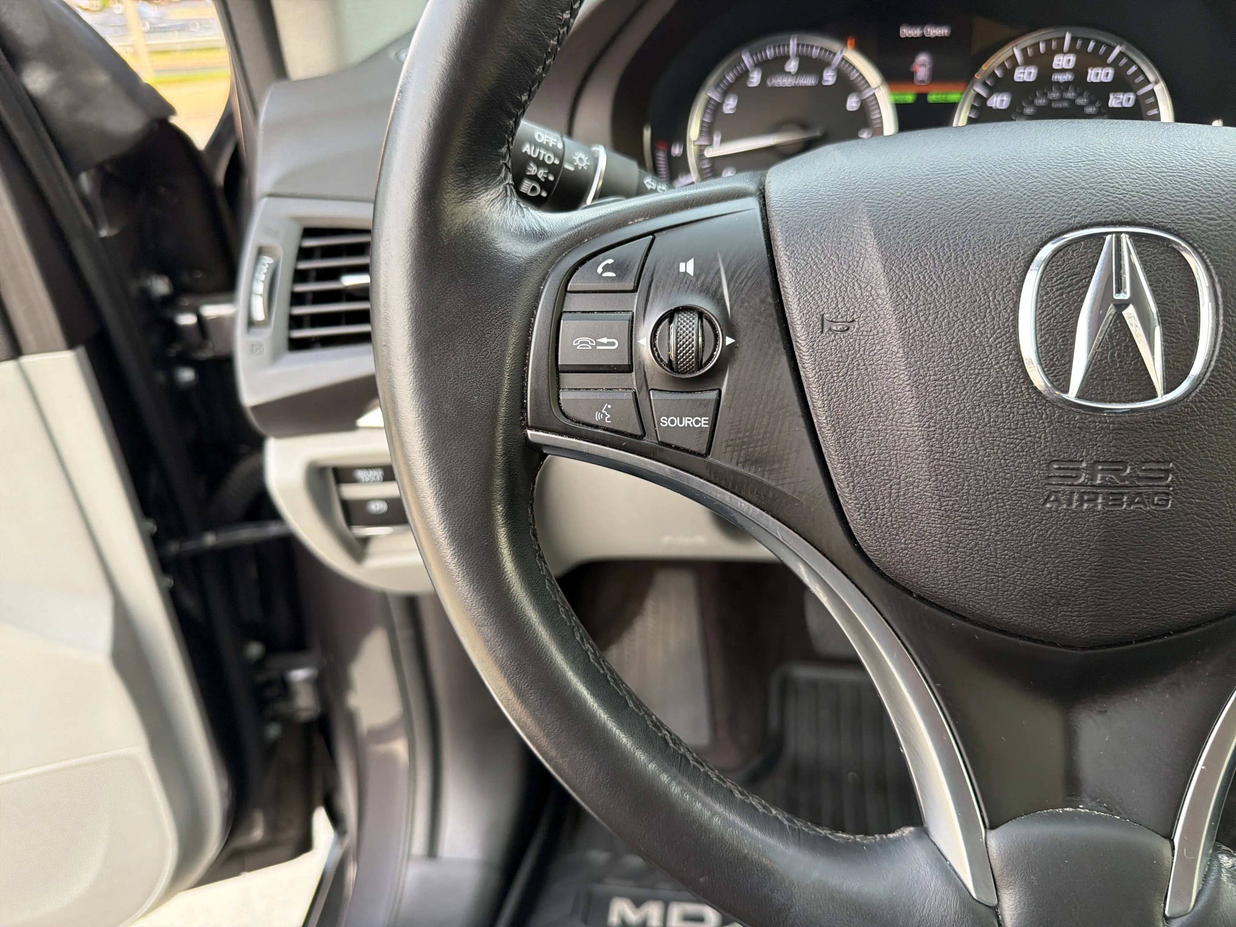2017 Acura MDX Base photo 5