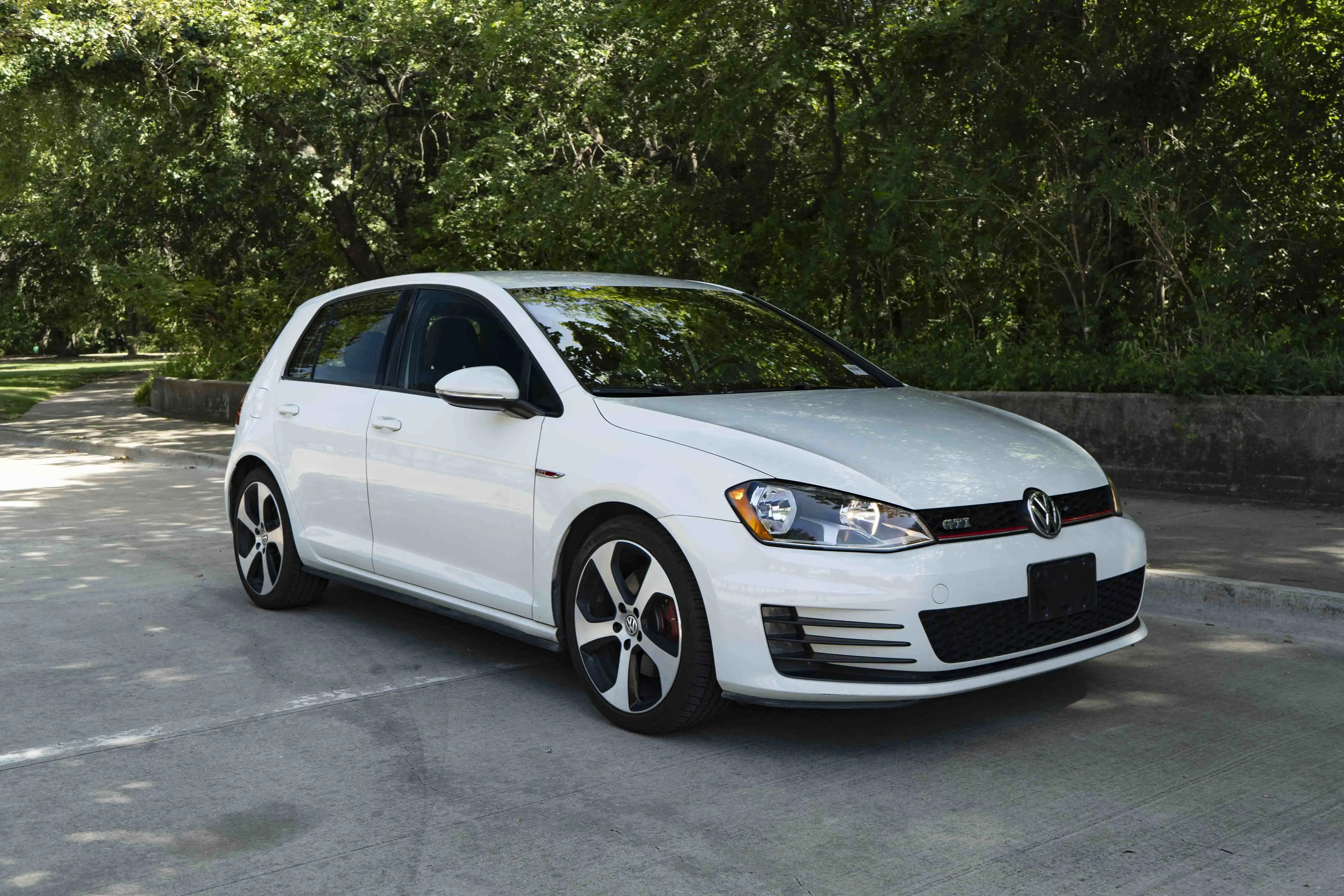 2017 Volkswagen Golf GTI 2.0T S 4-door's photo