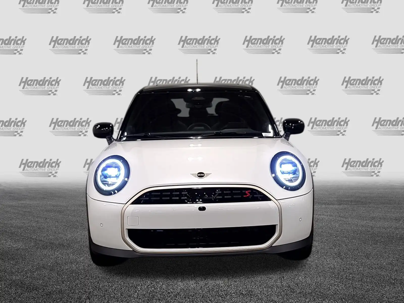 2026 MINI Hardtop Cooper S's photo