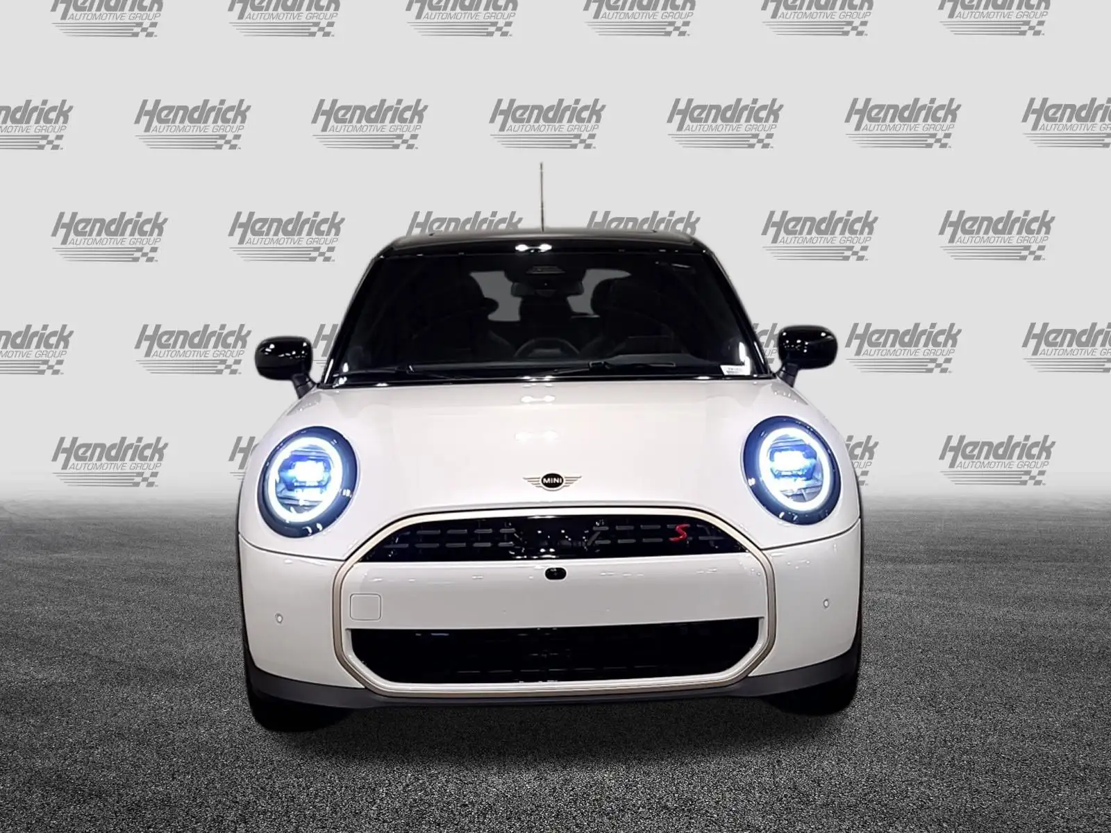 2026 MINI Hardtop Cooper S's photo
