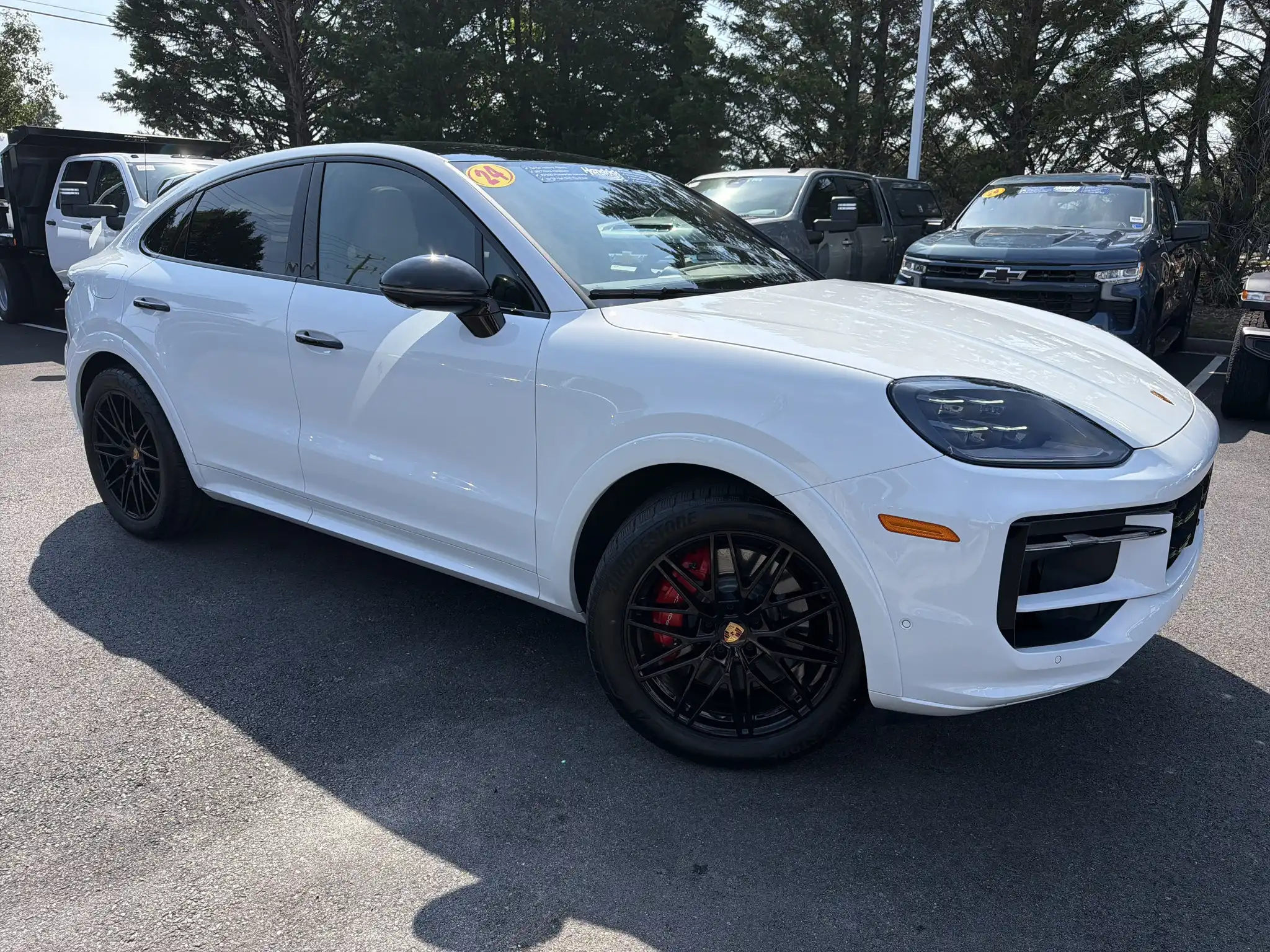 2024 Porsche Cayenne S's photo