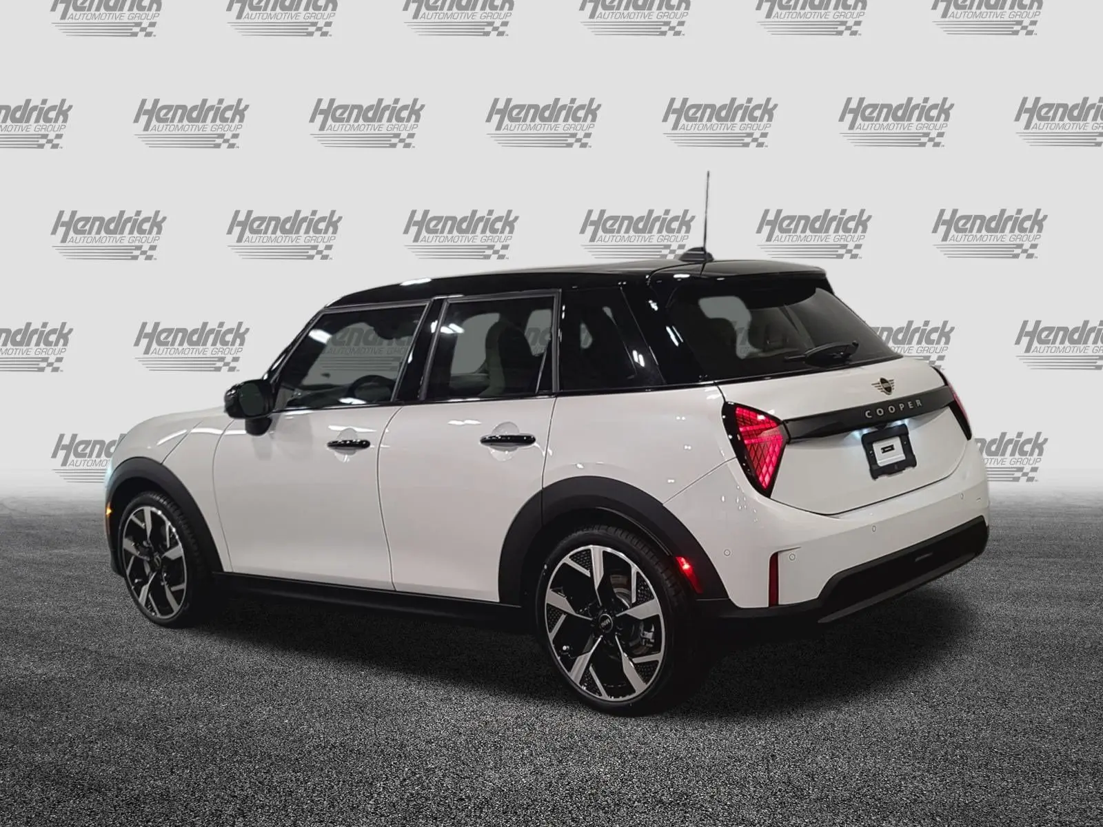 2026 MINI Hardtop undefined photo 5