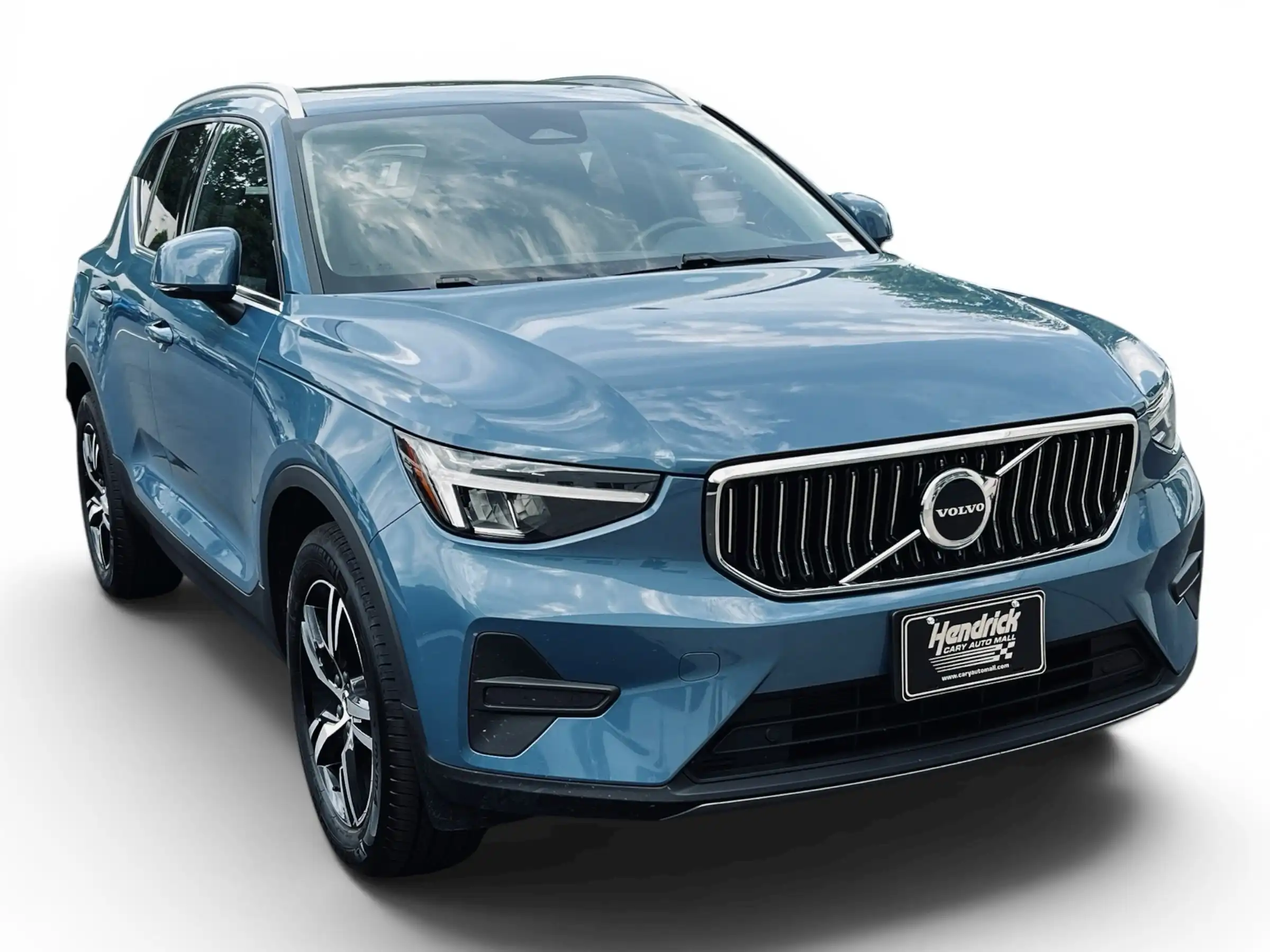 2025 Volvo XC40 B5 Core Bright AWD's photo