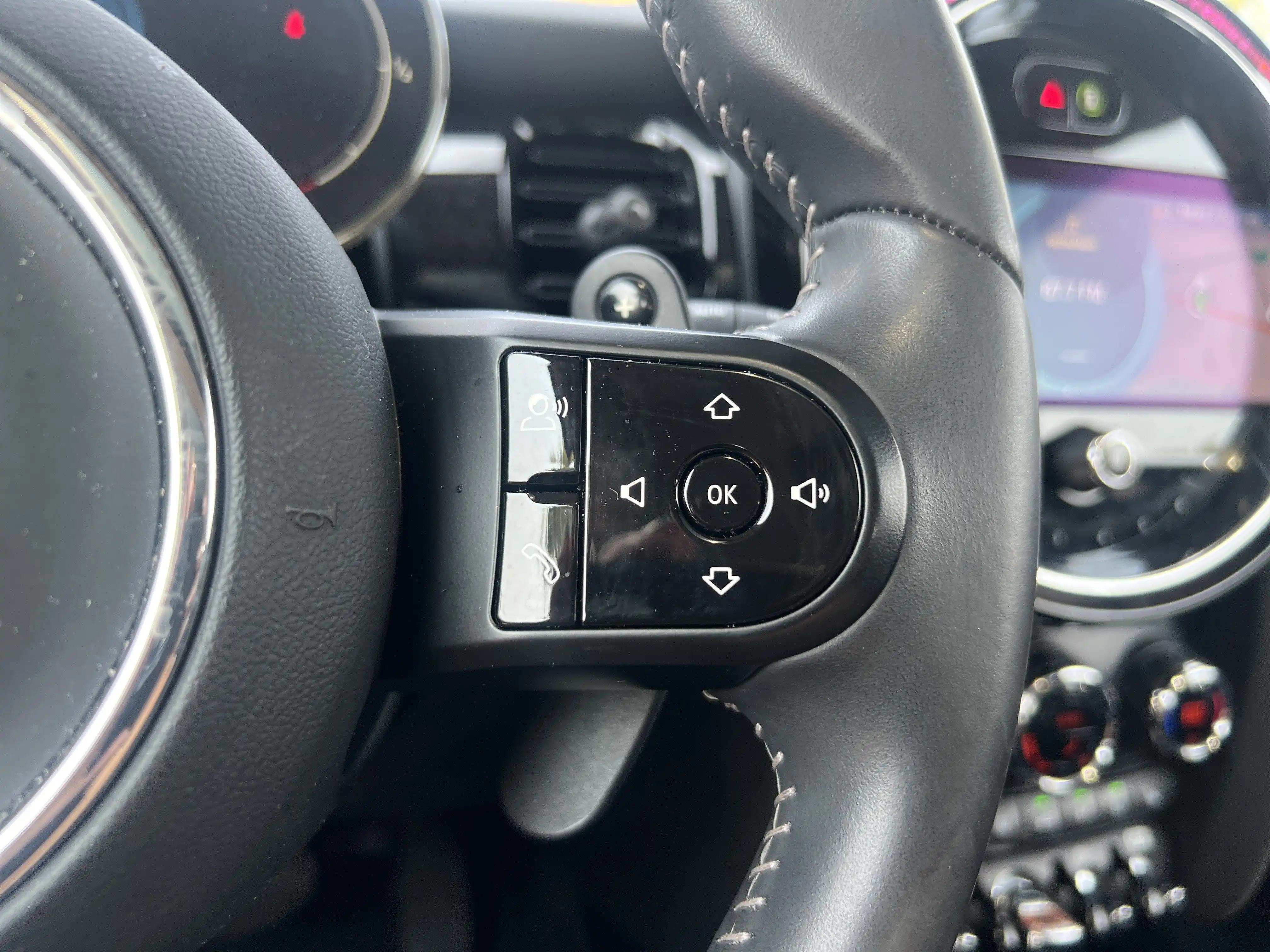 2024 MINI Hardtop Cooper S's photo