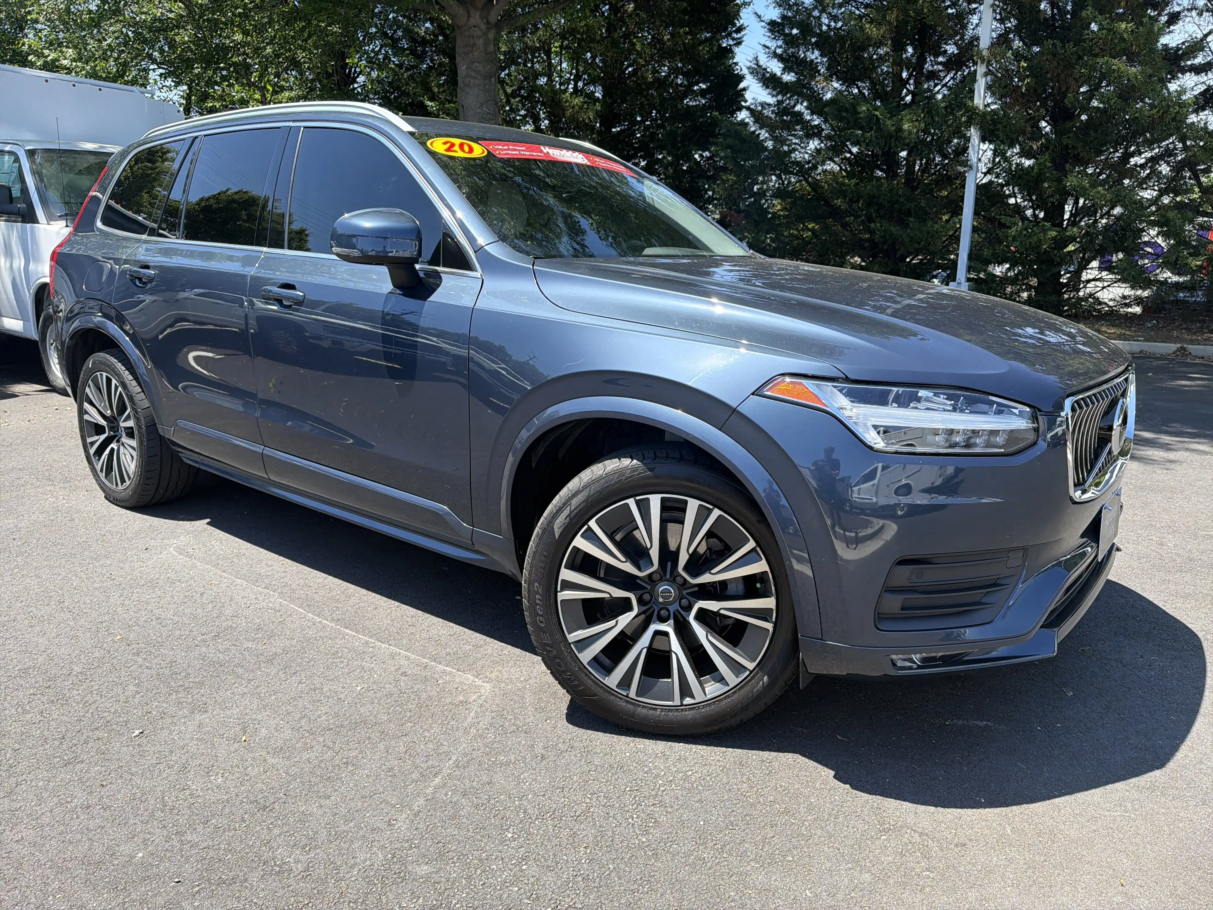 2020 Volvo XC90 T5 Momentum FWD's photo