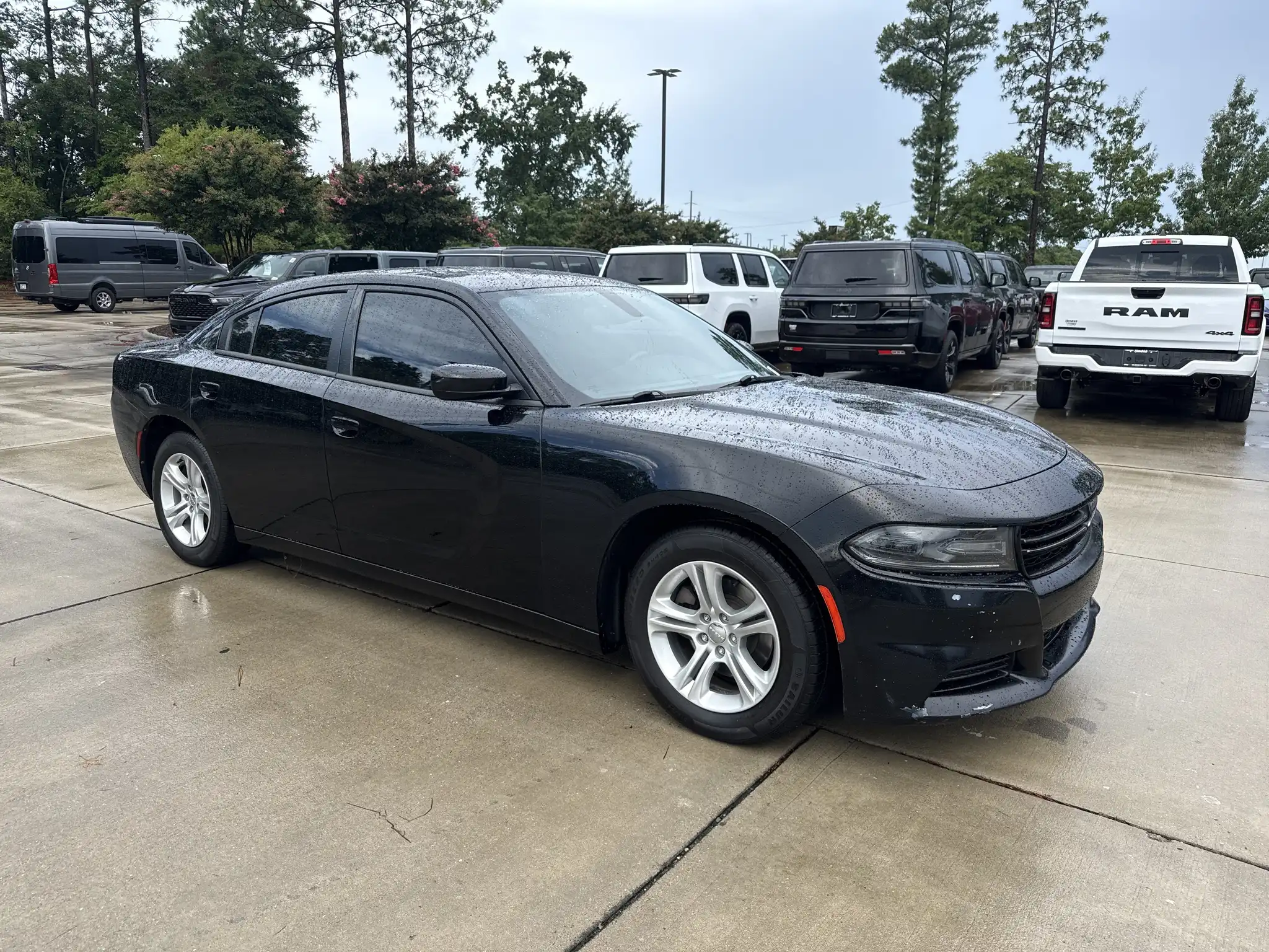 2017 Dodge Charger SE's photo