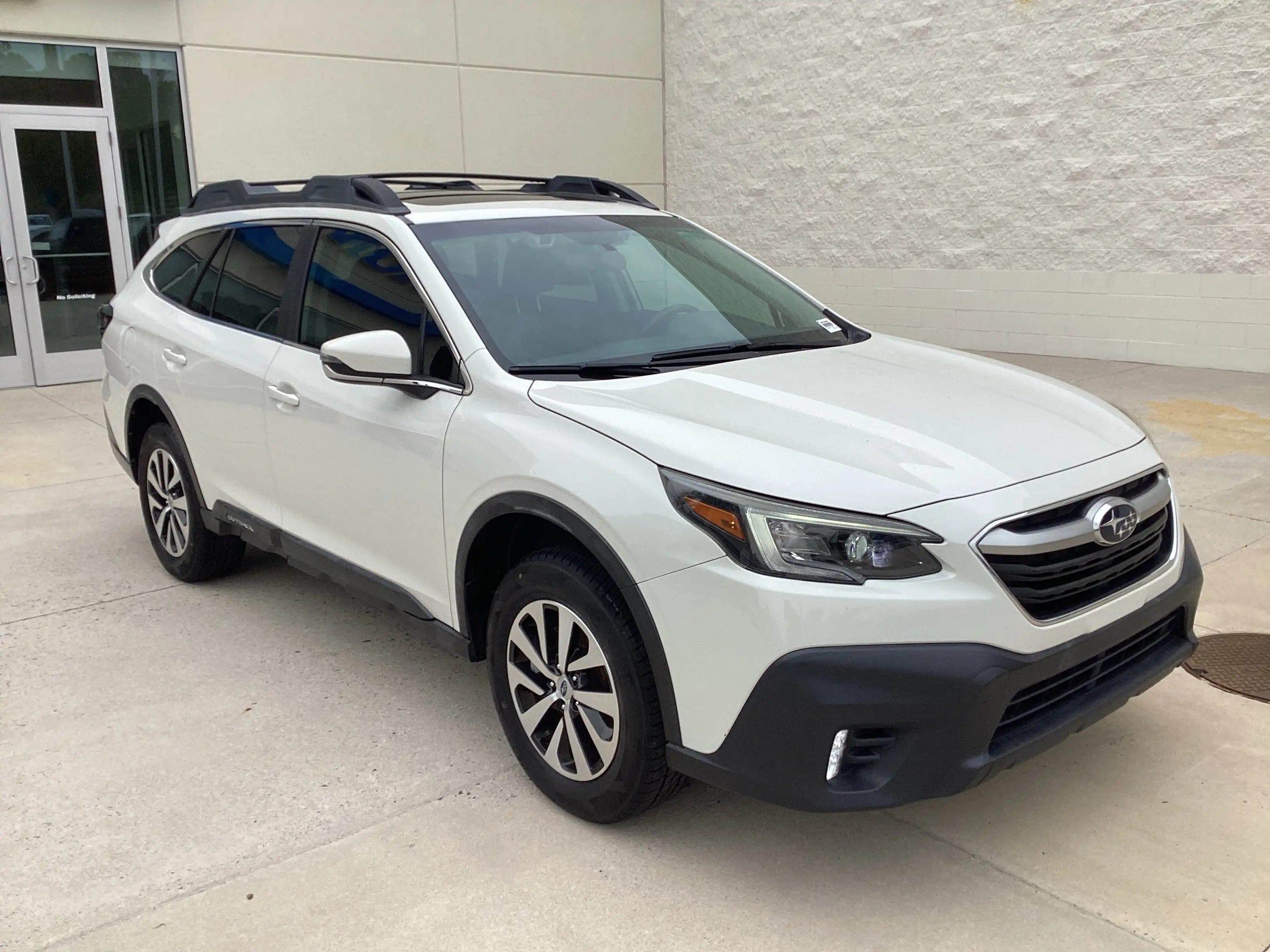 2021 Subaru Outback Premium's photo