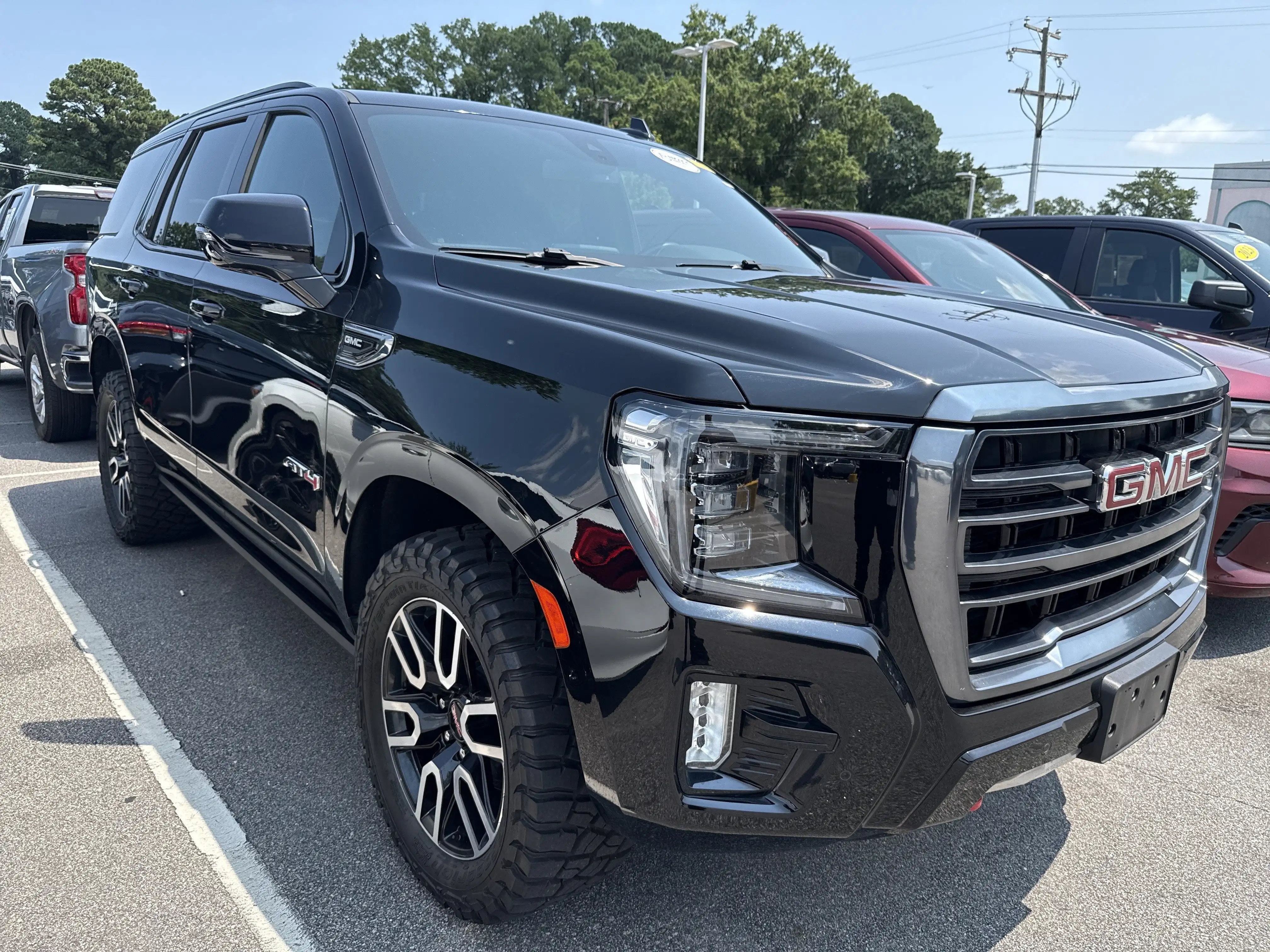 2022 GMC Yukon 4WD AT4's photo
