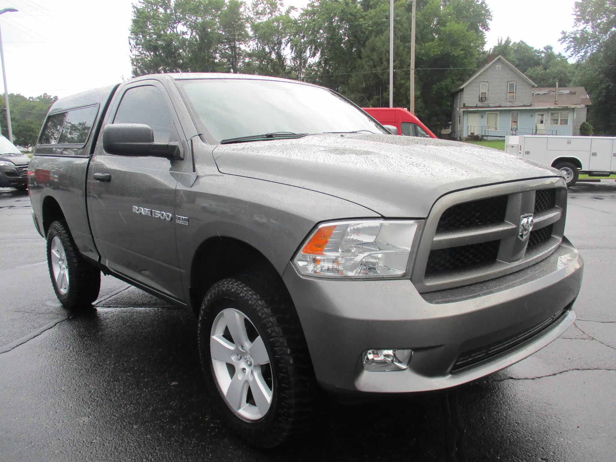 2012 RAM 1500 Express 4WD Regular Cab SWB photo 3