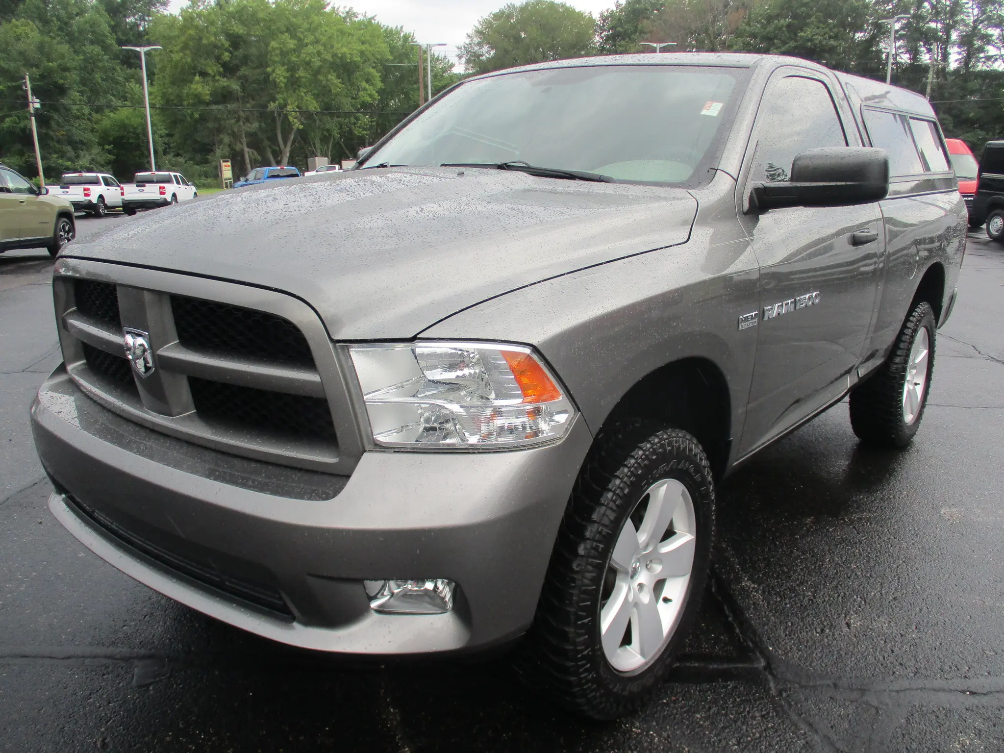 2012 RAM 1500 Express 4WD Regular Cab SWB photo 4