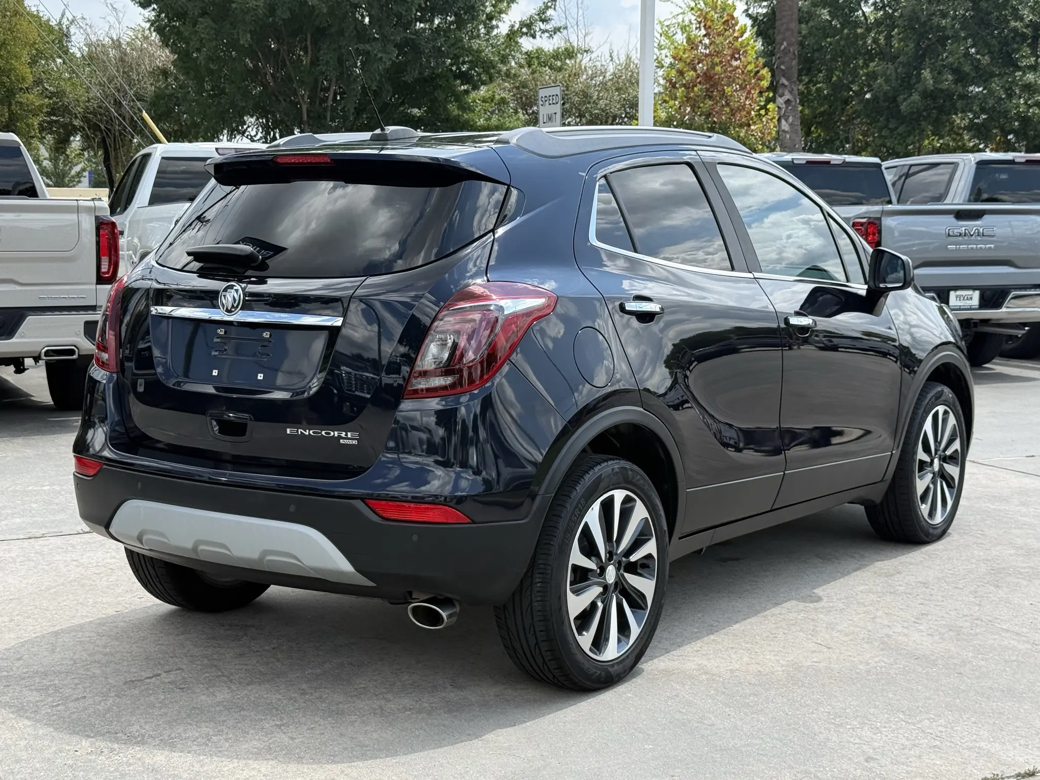 2022 Buick Encore Preferred AWD photo 4