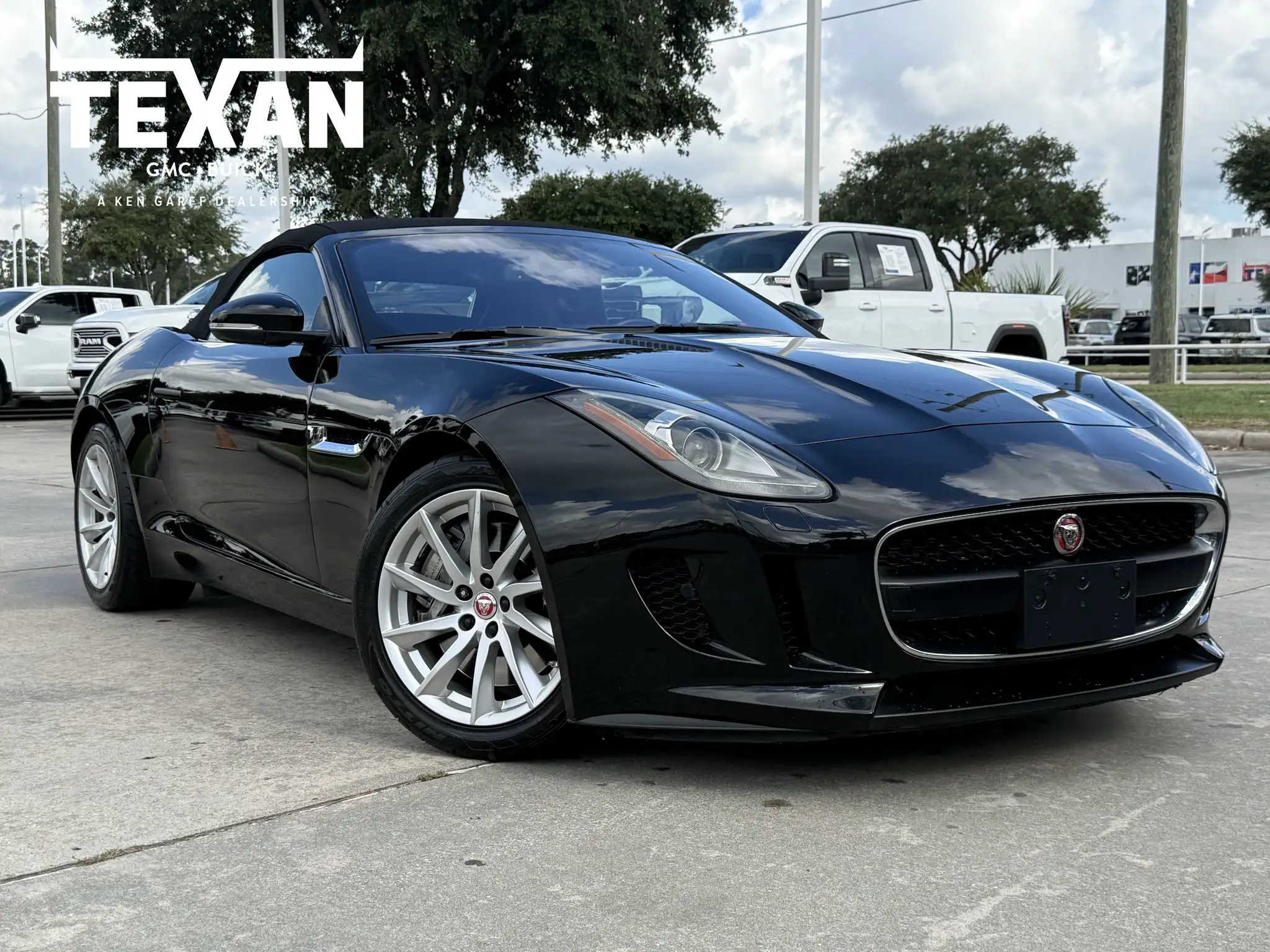 2017 Jaguar F-TYPE Premium Convertible's photo