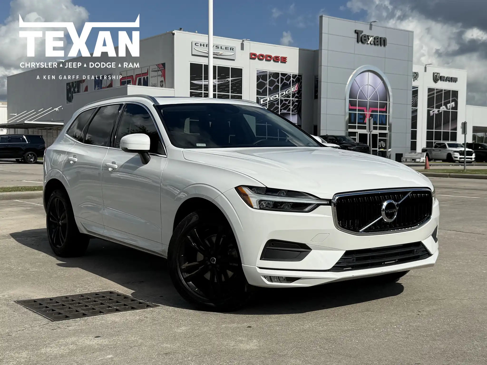 2021 Volvo XC60 T5 Momentum FWD's photo