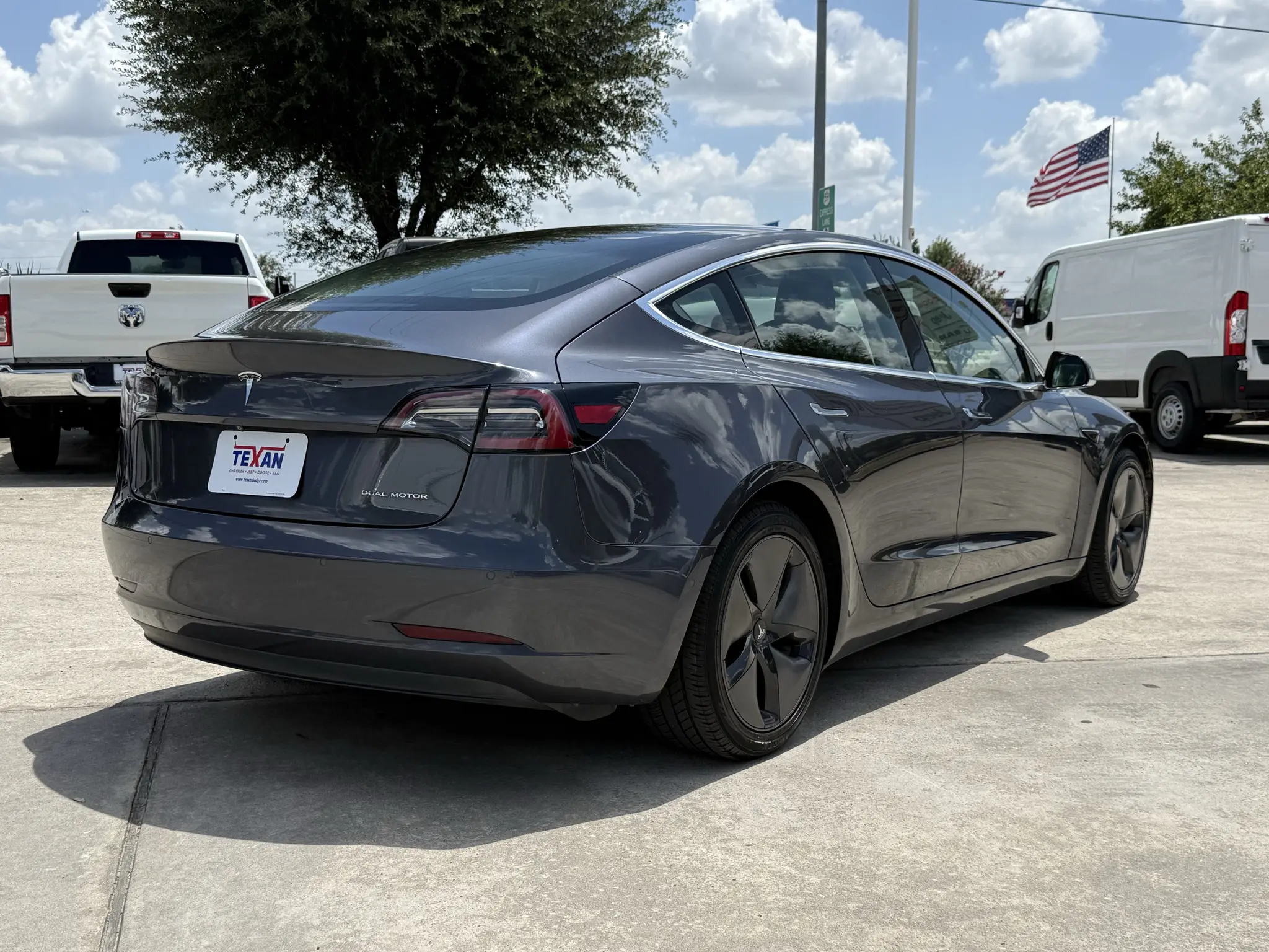 2018 Tesla Model 3 Long Range Dual Motor AWD photo 4