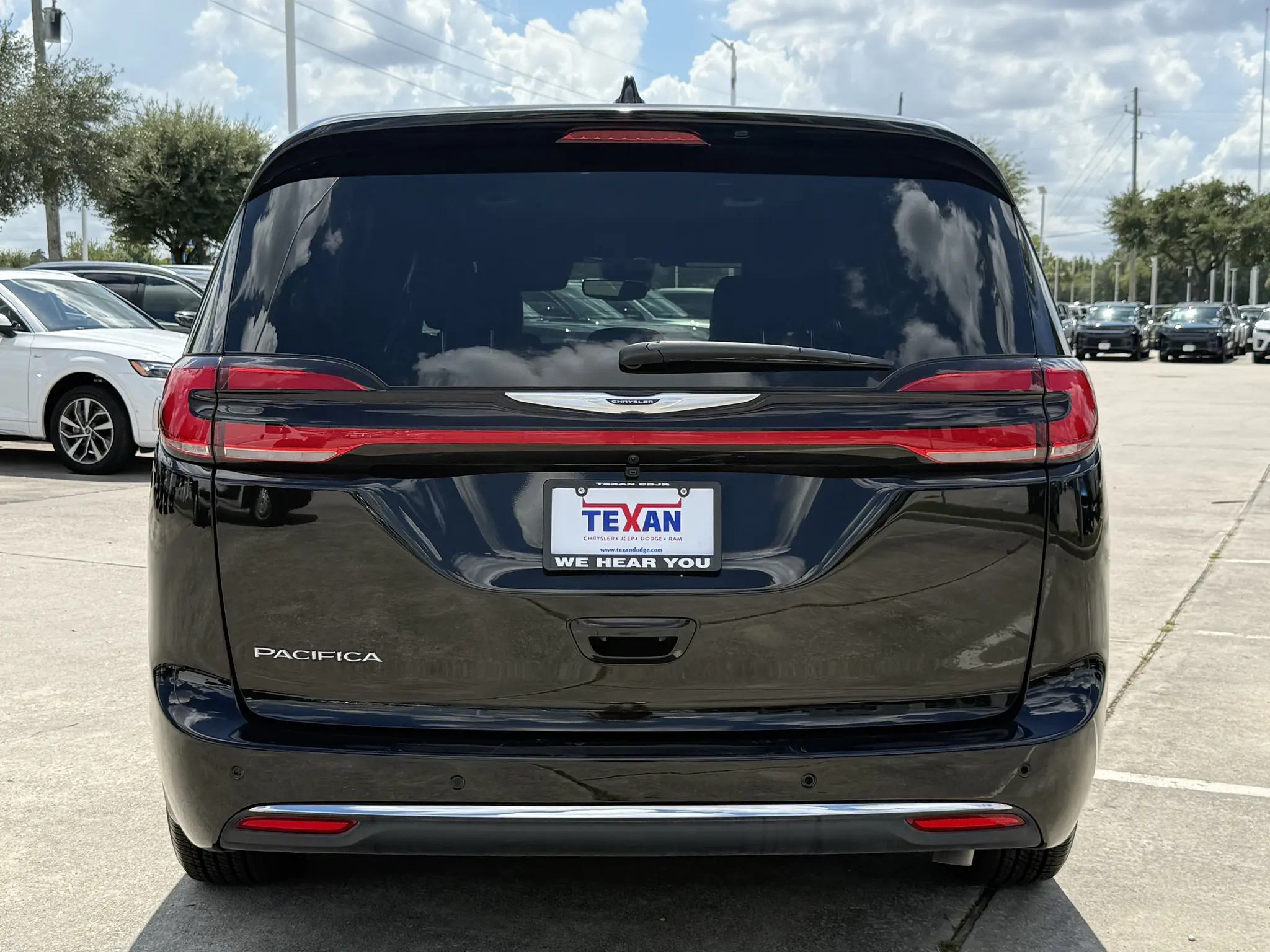 2026 Chrysler Pacifica Select photo 5