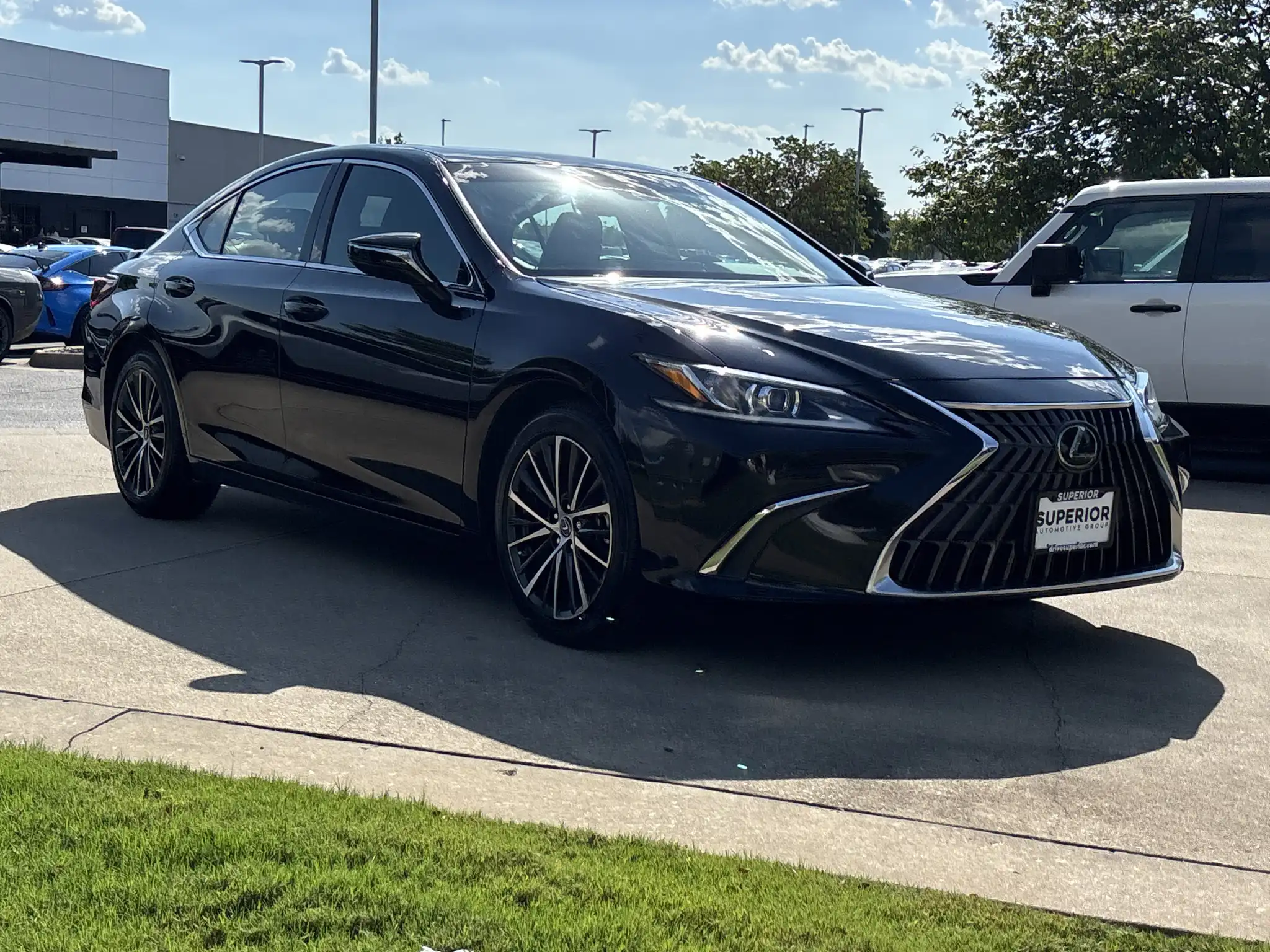 2024 Lexus ES 350 350's photo