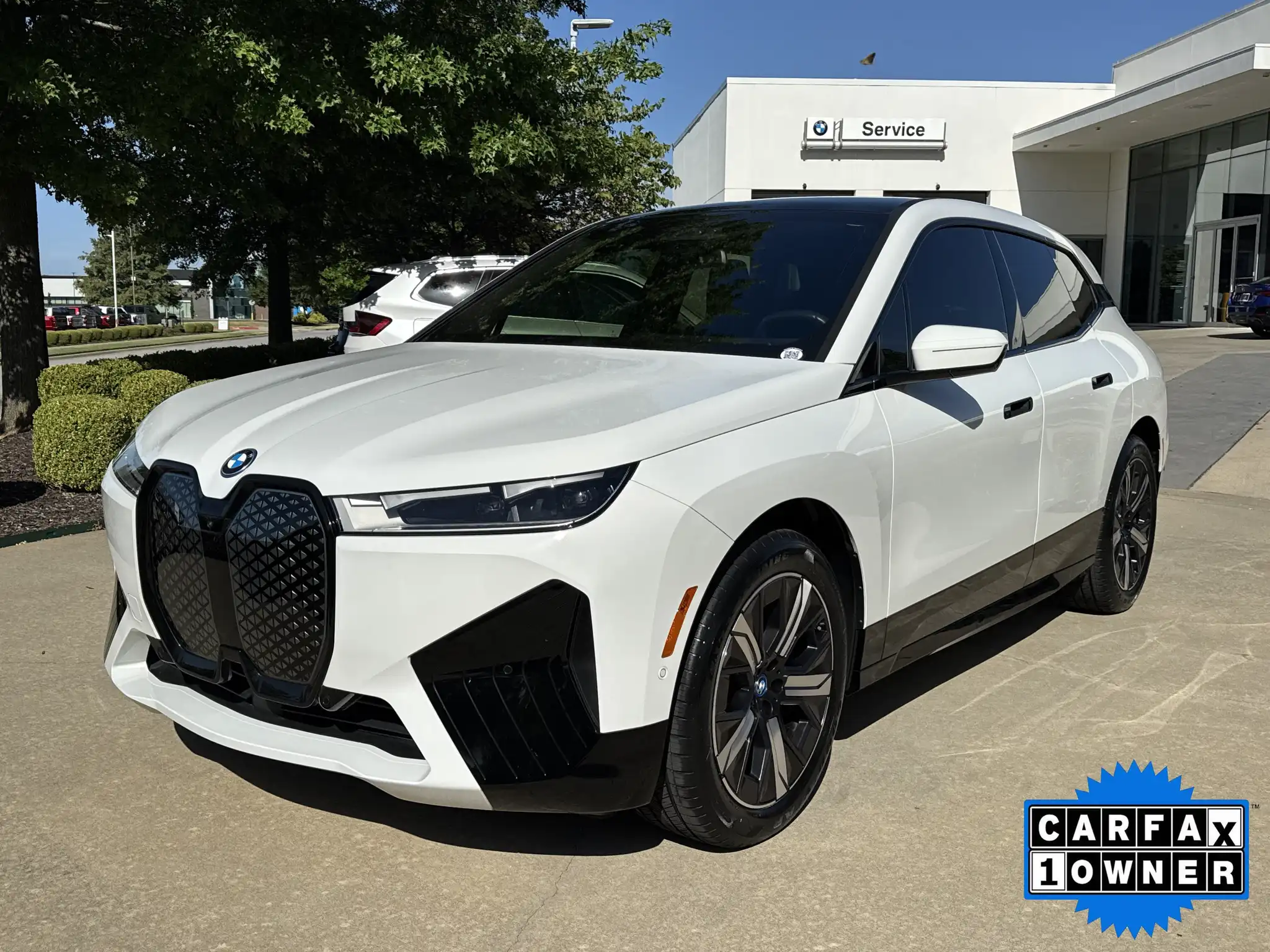 2024 BMW iX xDrive50's photo