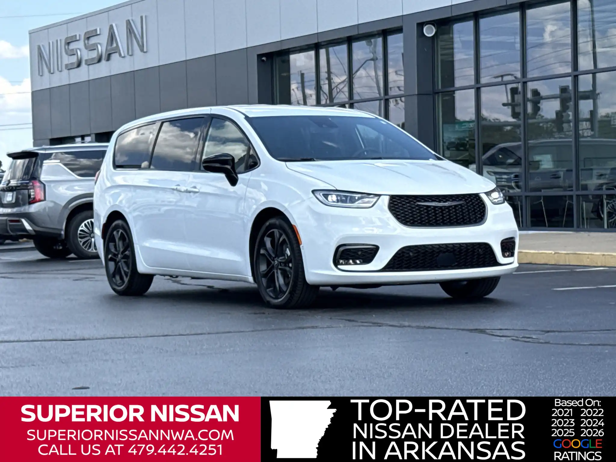 2026 Chrysler Pacifica Select's photo