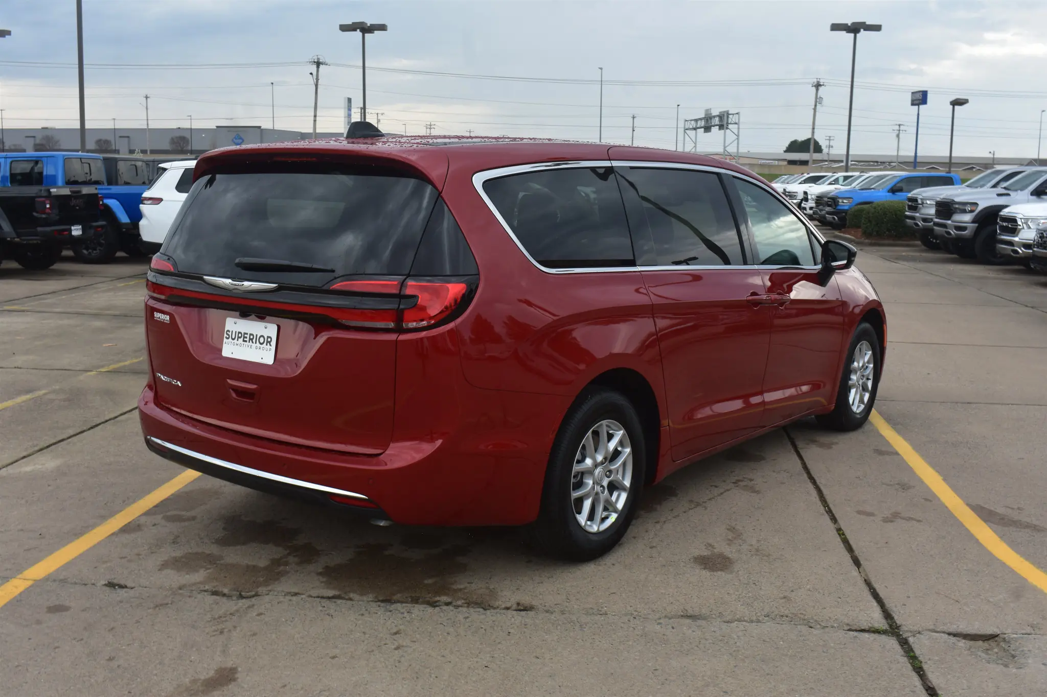 2026 Chrysler Pacifica Select photo 5