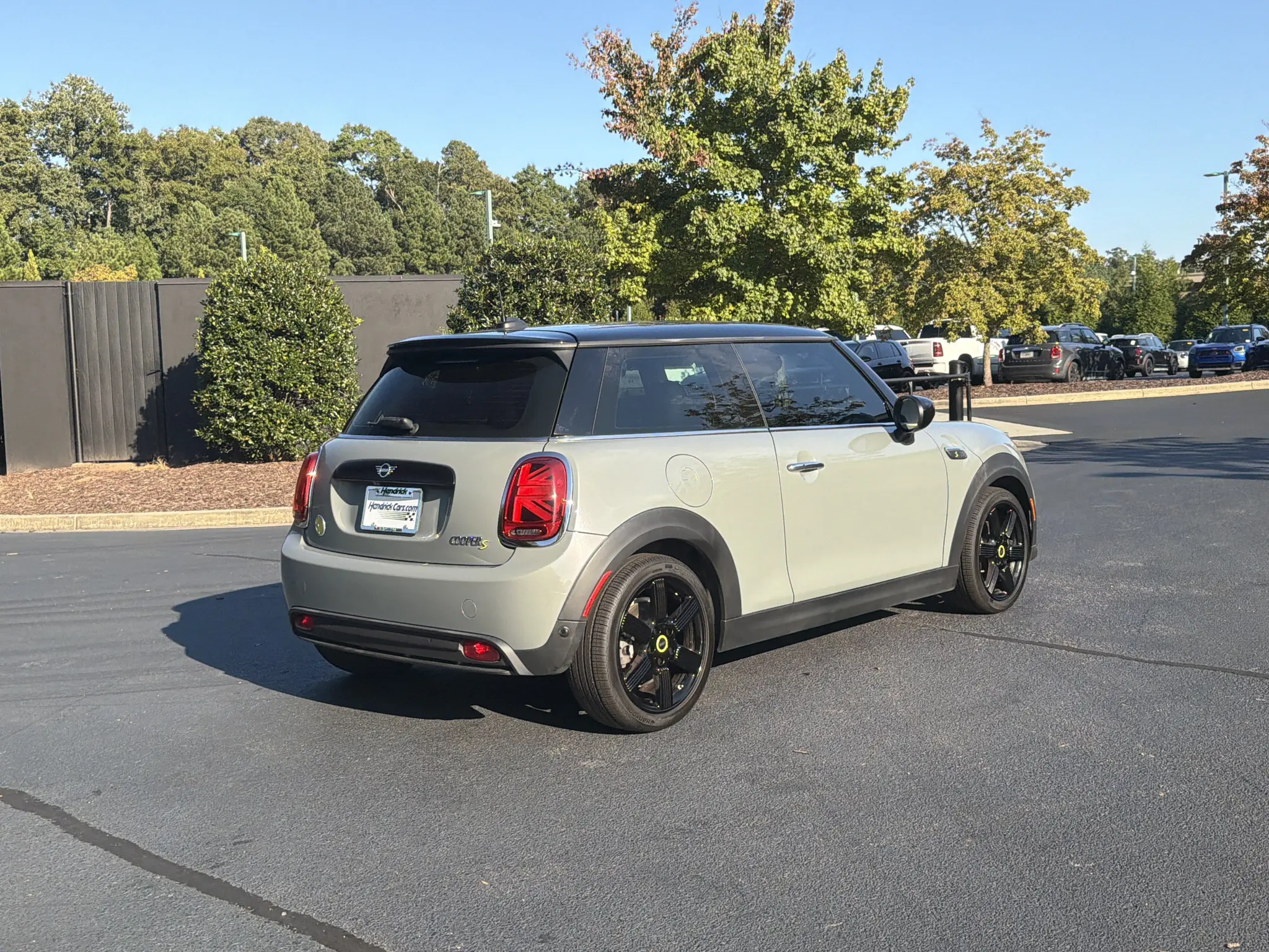 2023 MINI Hardtop Cooper SE photo 3