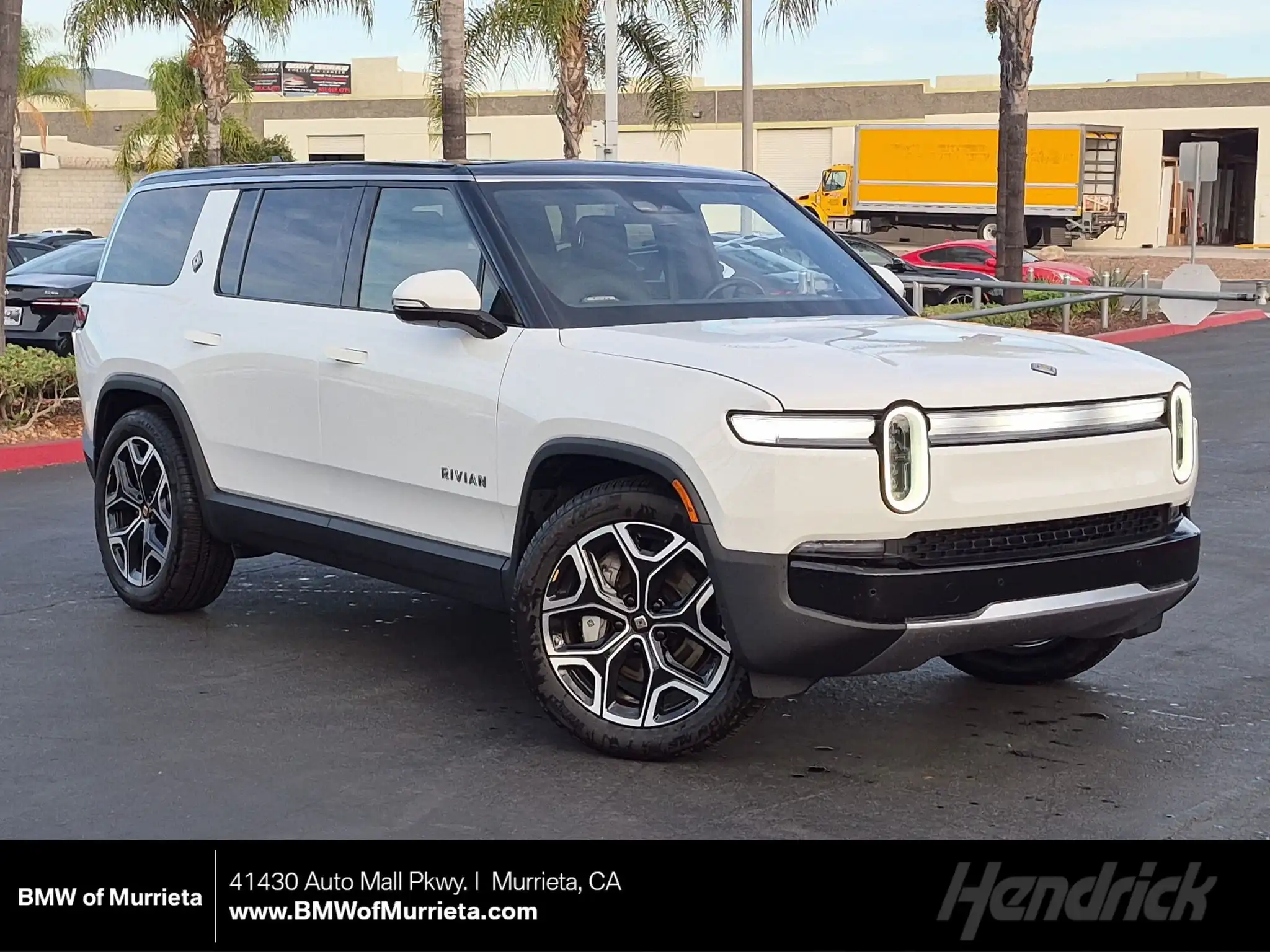 2025 Rivian R1S Adventure Dual Standard's photo