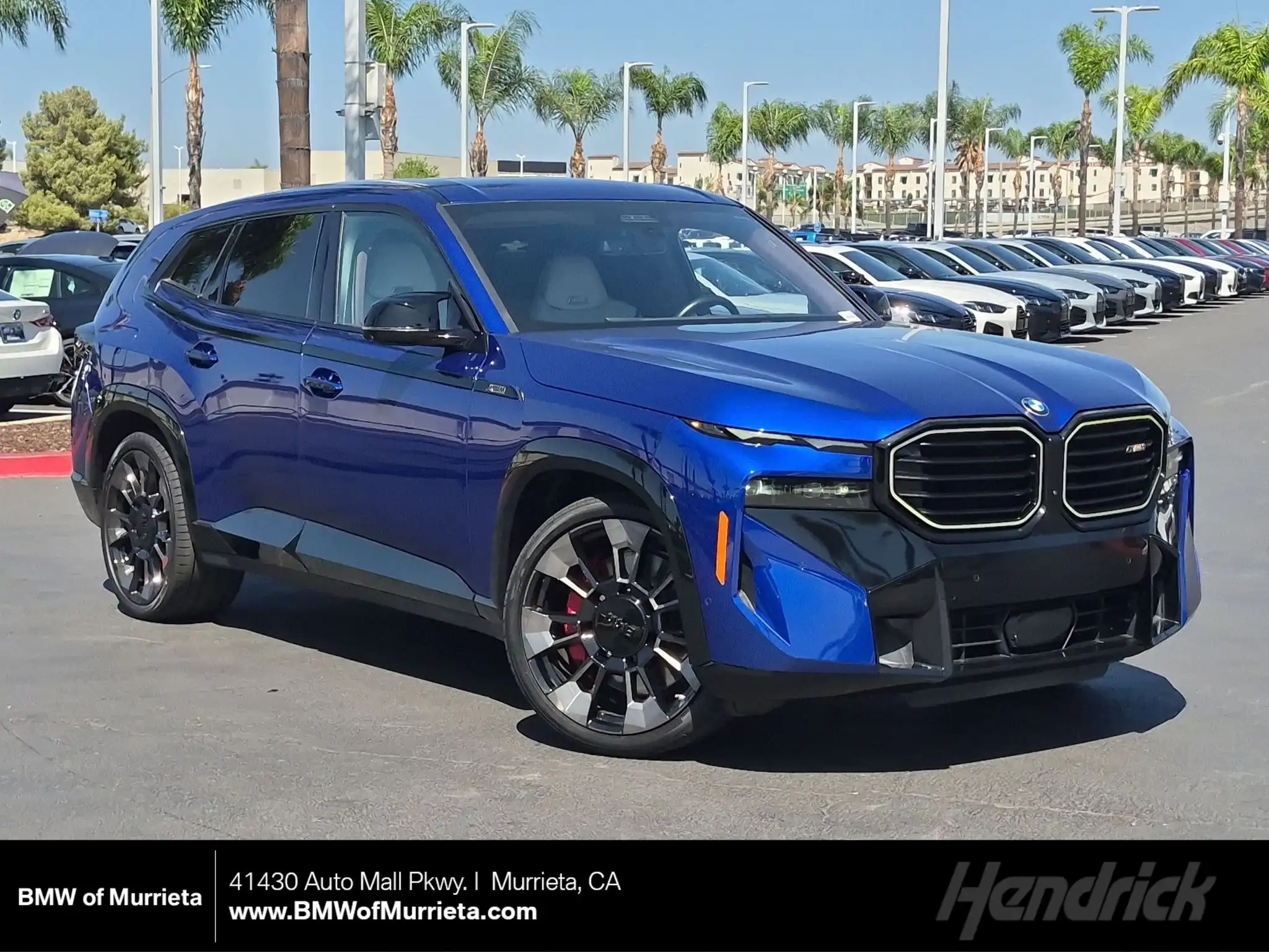 2023 BMW XM Base's photo