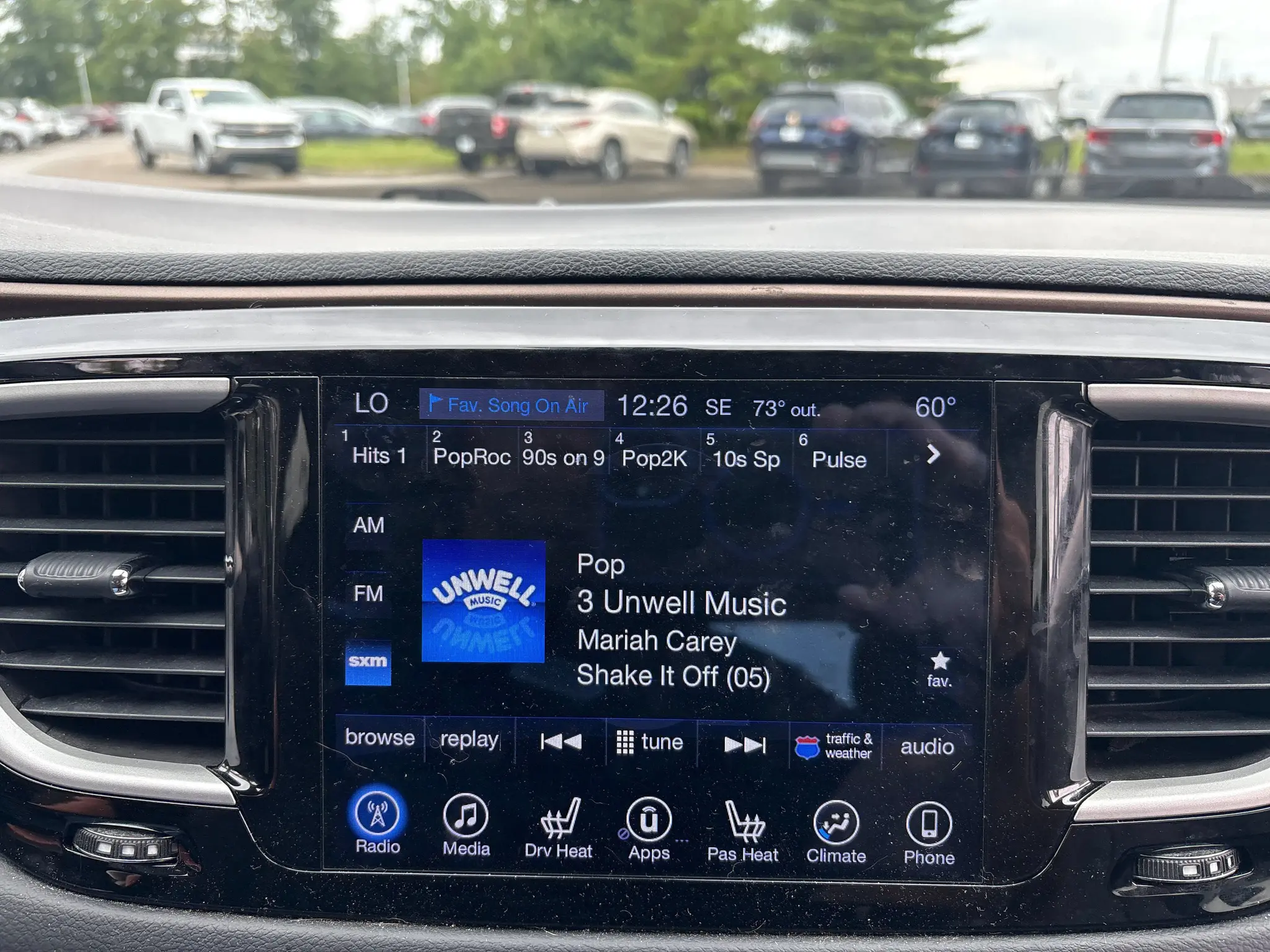 2017 Chrysler Pacifica Touring L photo 3