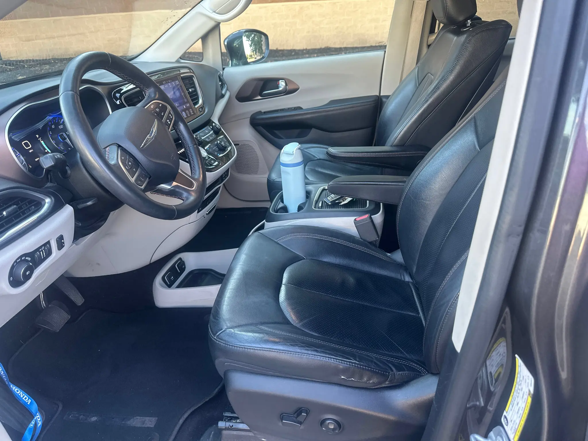 2017 Chrysler Pacifica Touring L Plus photo 5