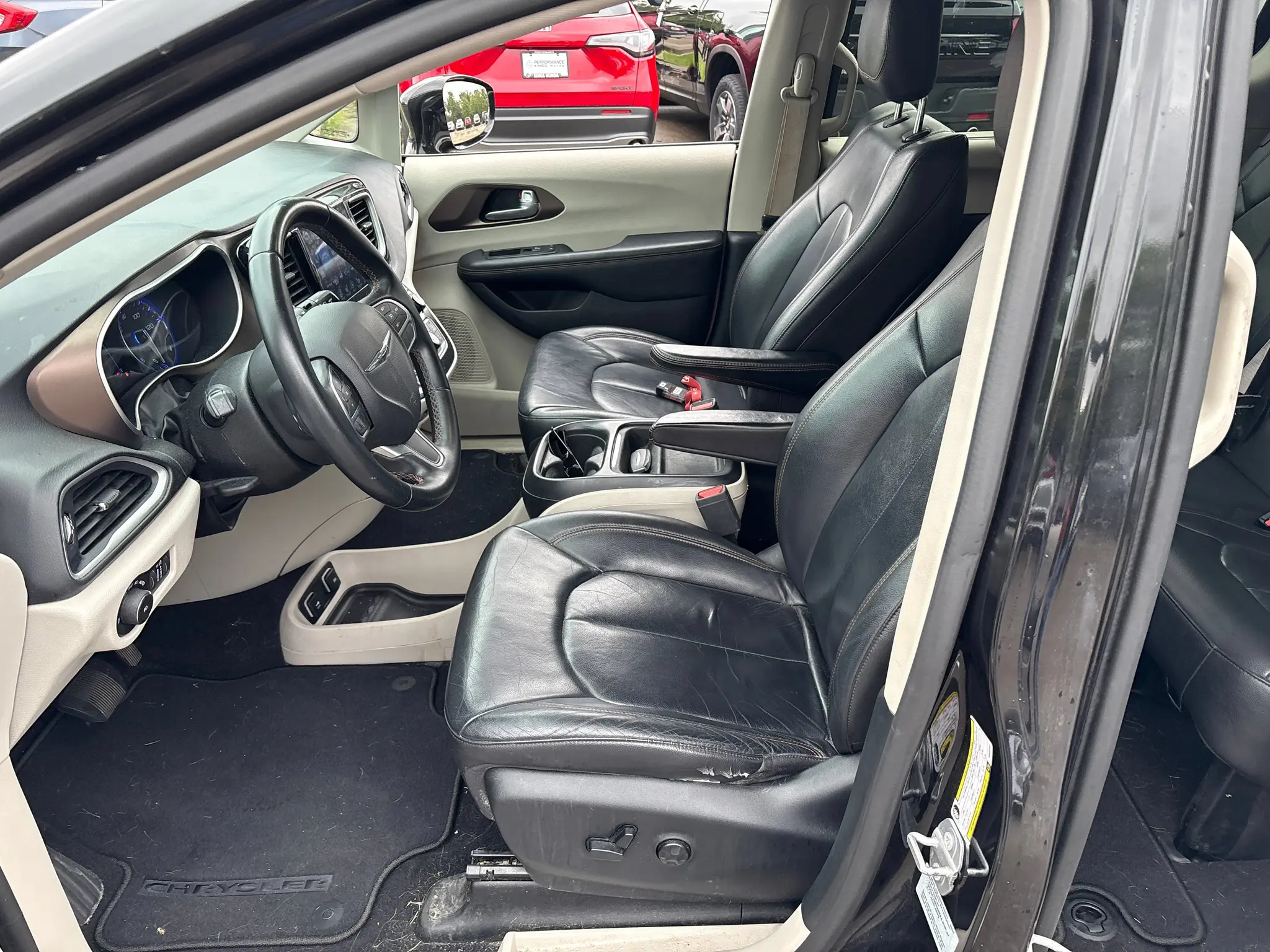 2017 Chrysler Pacifica Touring L photo 5
