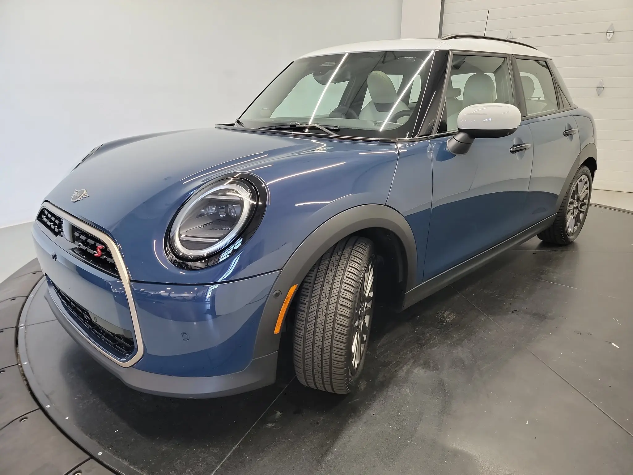 2025 MINI Hardtop Cooper S photo 3