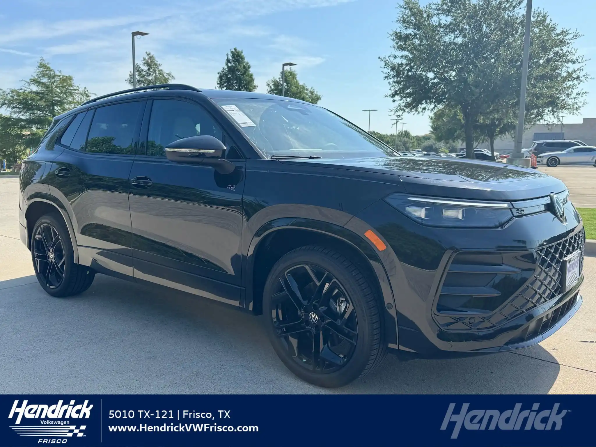 2026 Volkswagen Tiguan 2.0T SE R-Line Black's photo