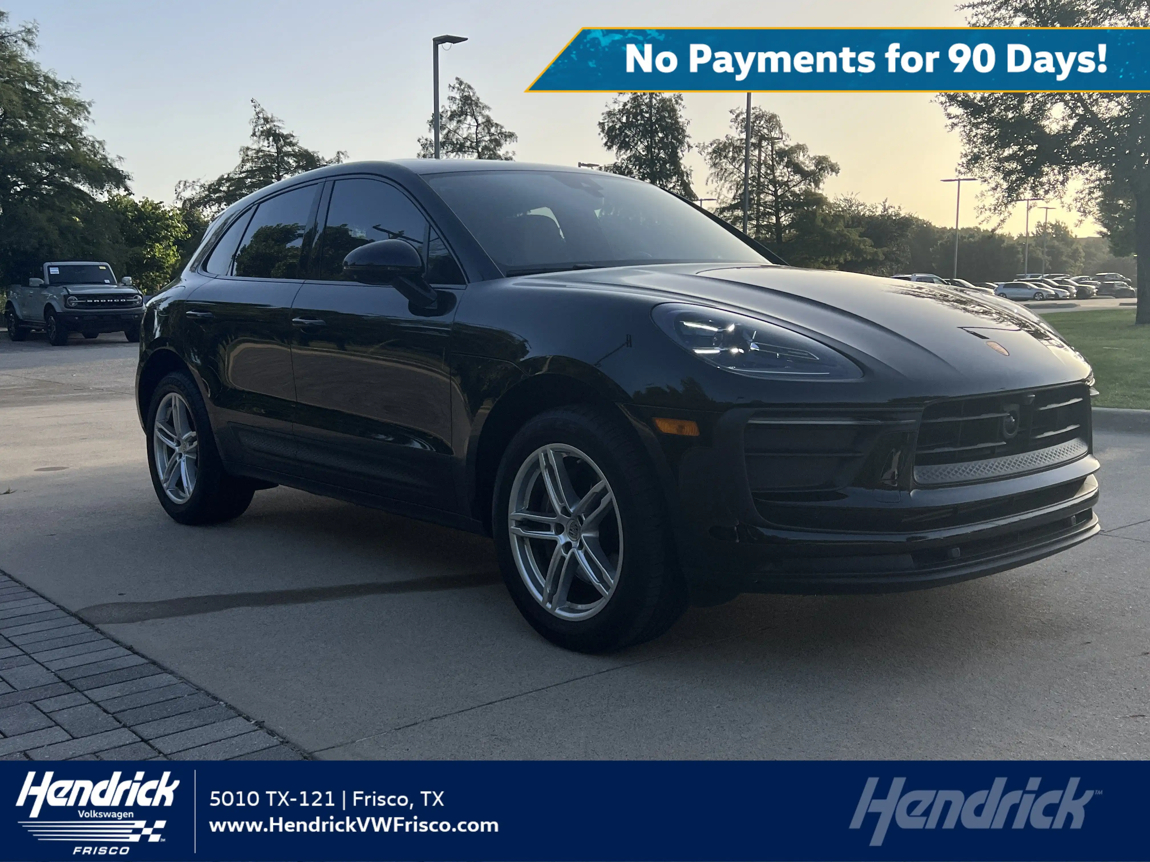 2024 Porsche Macan Base's photo