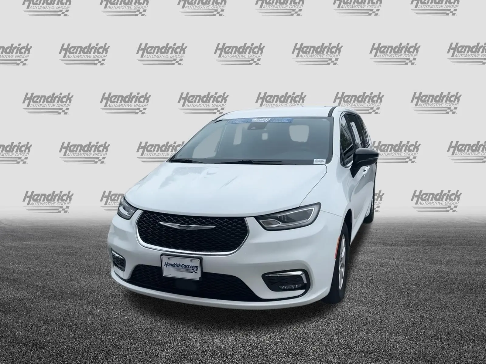 2025 Chrysler Pacifica Select photo 3