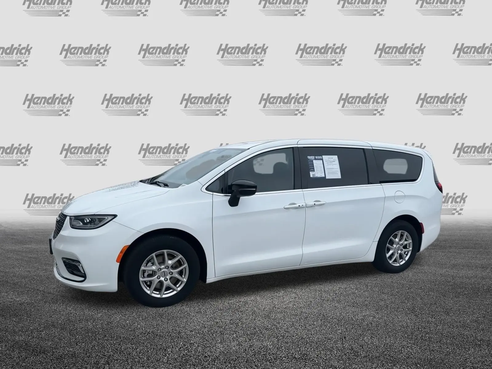 2025 Chrysler Pacifica Select photo 5