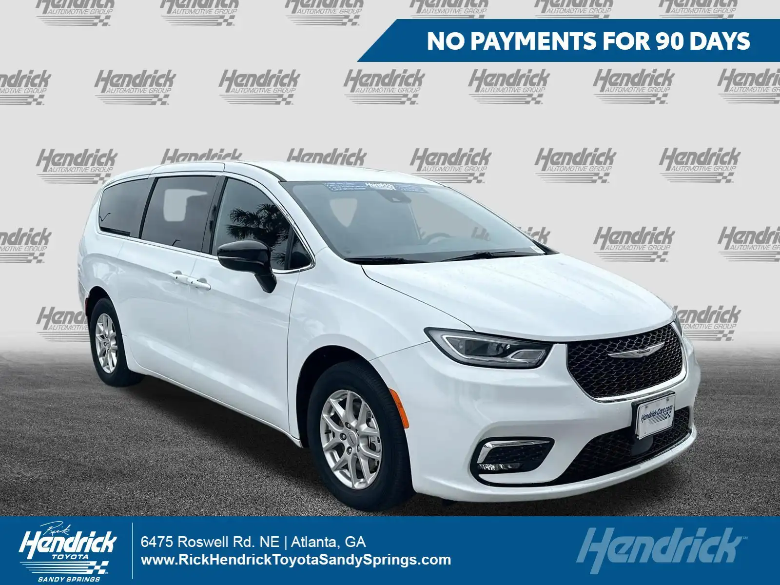 2025 Chrysler Pacifica Select's photo