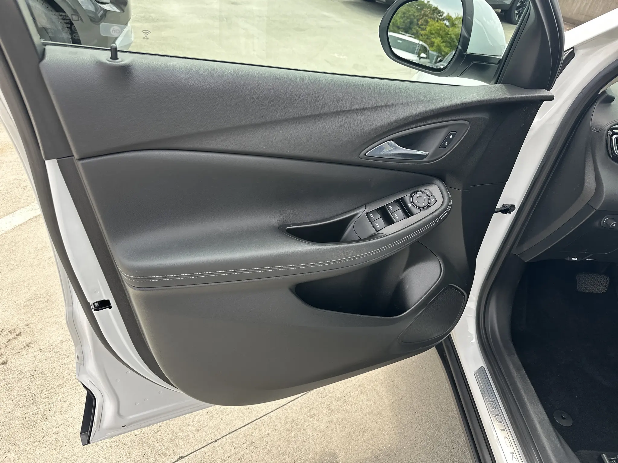 2022 Buick Encore GX Select photo 3