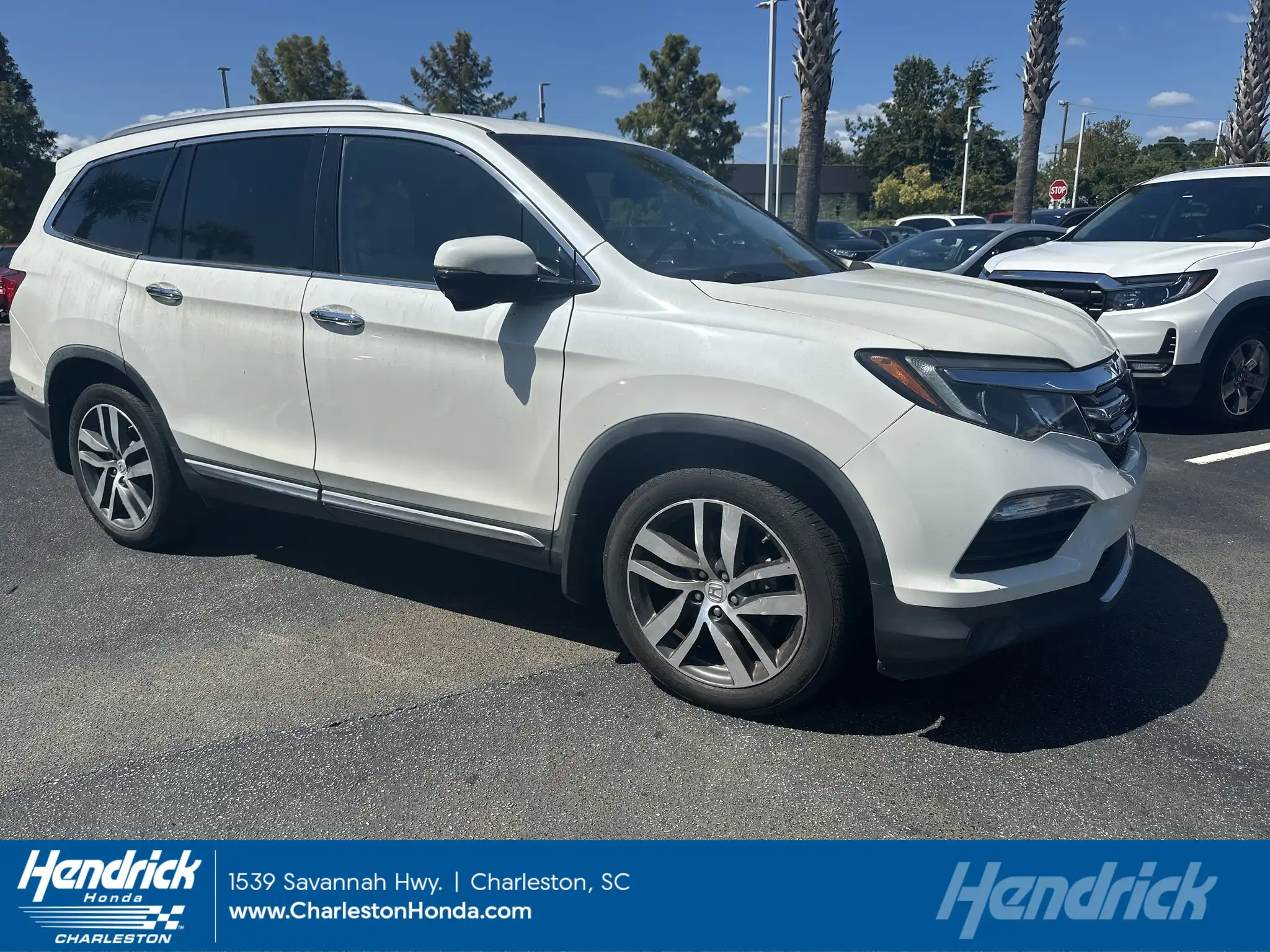 2017 Honda Pilot Touring 2WD's photo