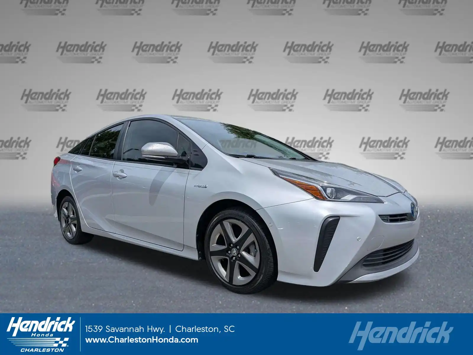 2020 Toyota Prius XLE FWD's photo