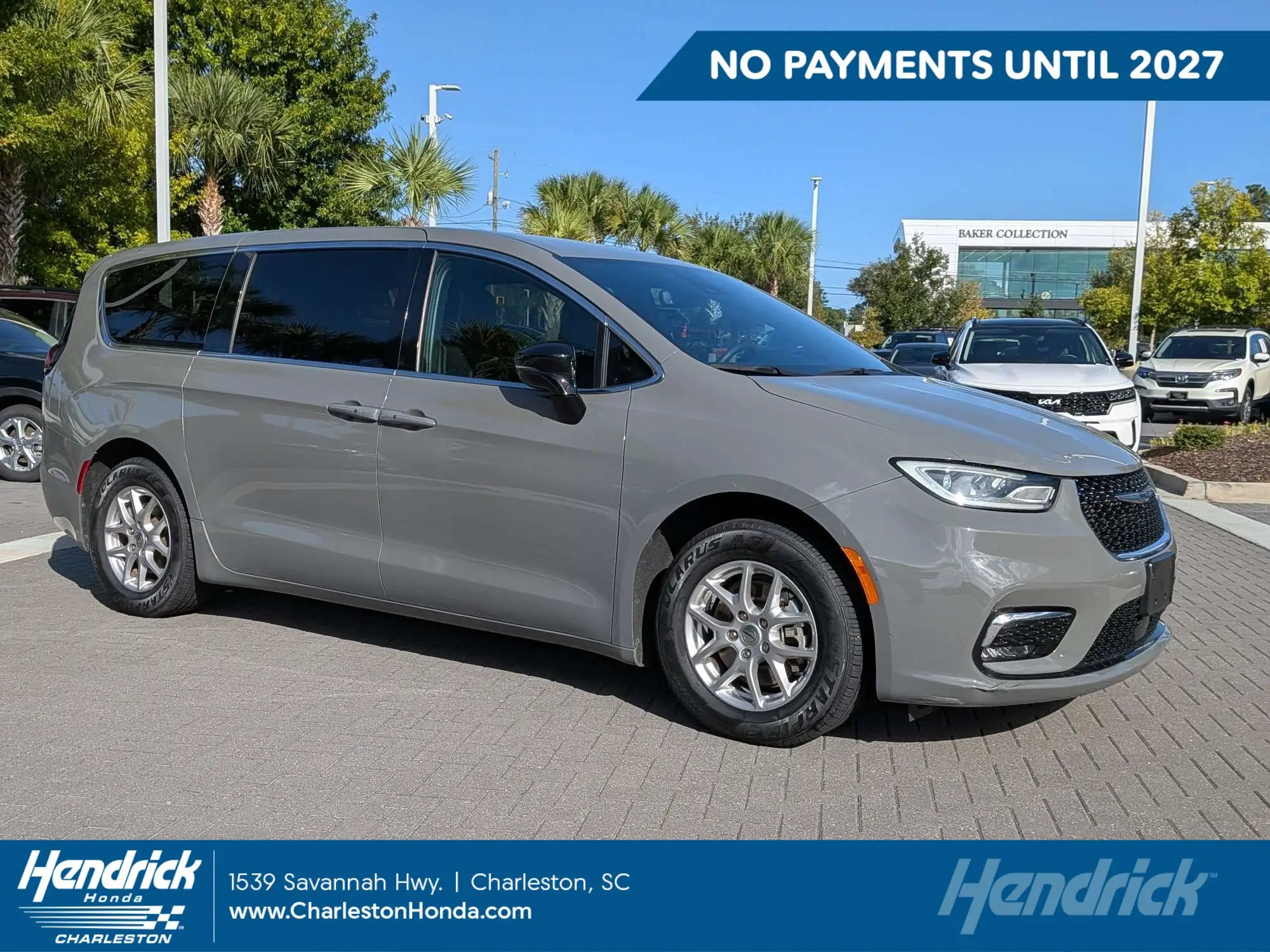 2025 Chrysler Pacifica Select photo 1