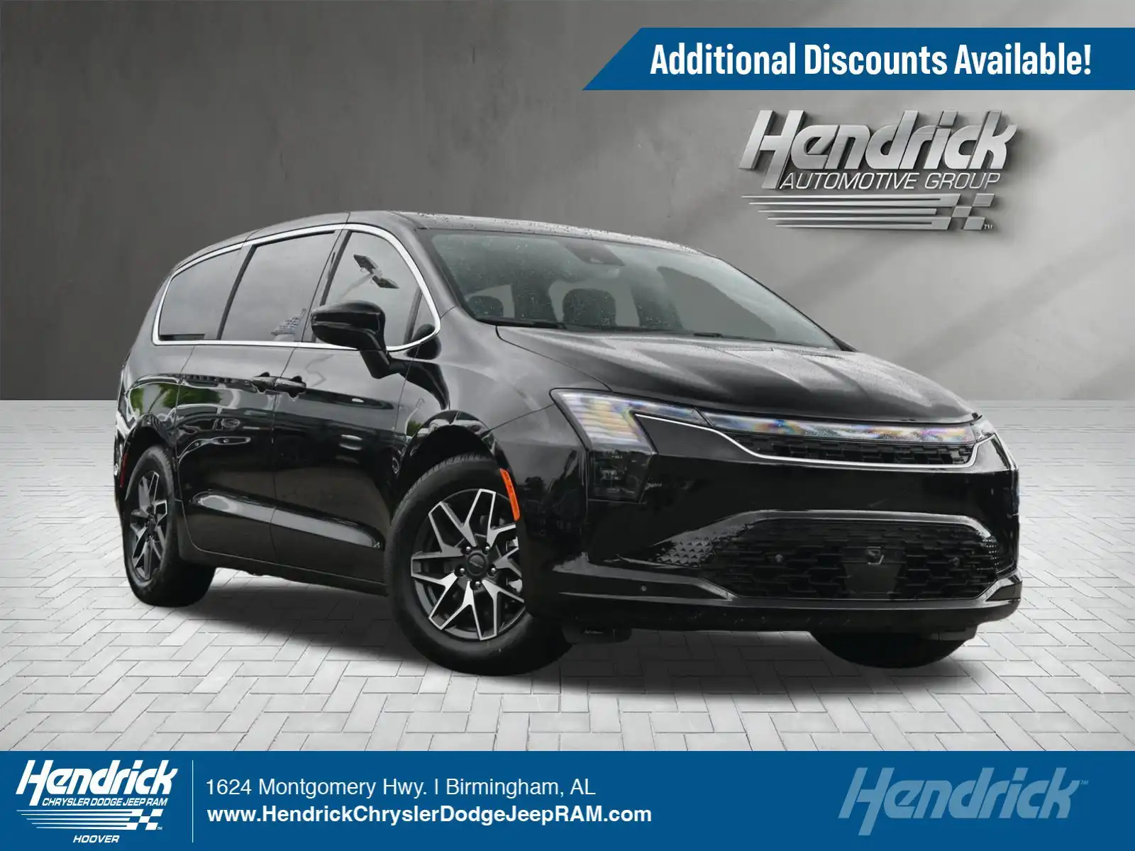 2027 Chrysler Pacifica Limited's photo
