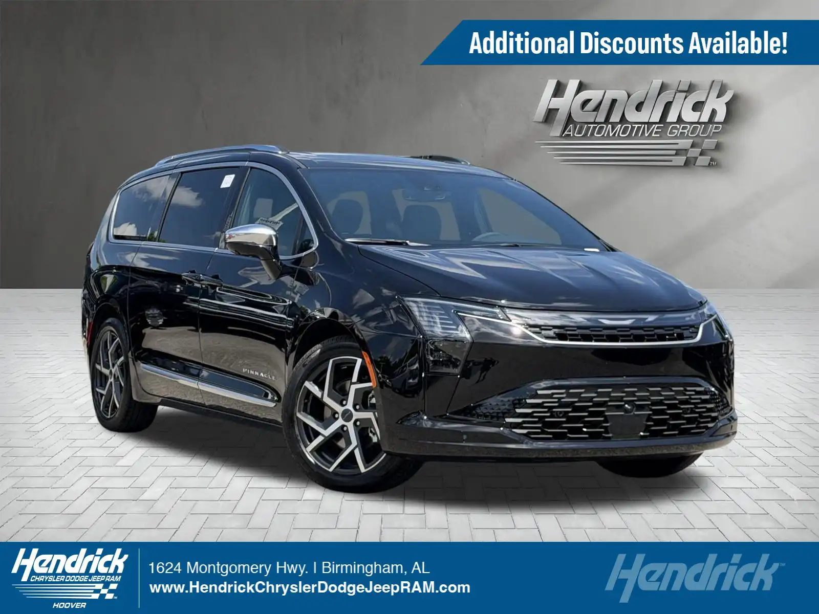 2027 Chrysler Pacifica Pinnacle's photo