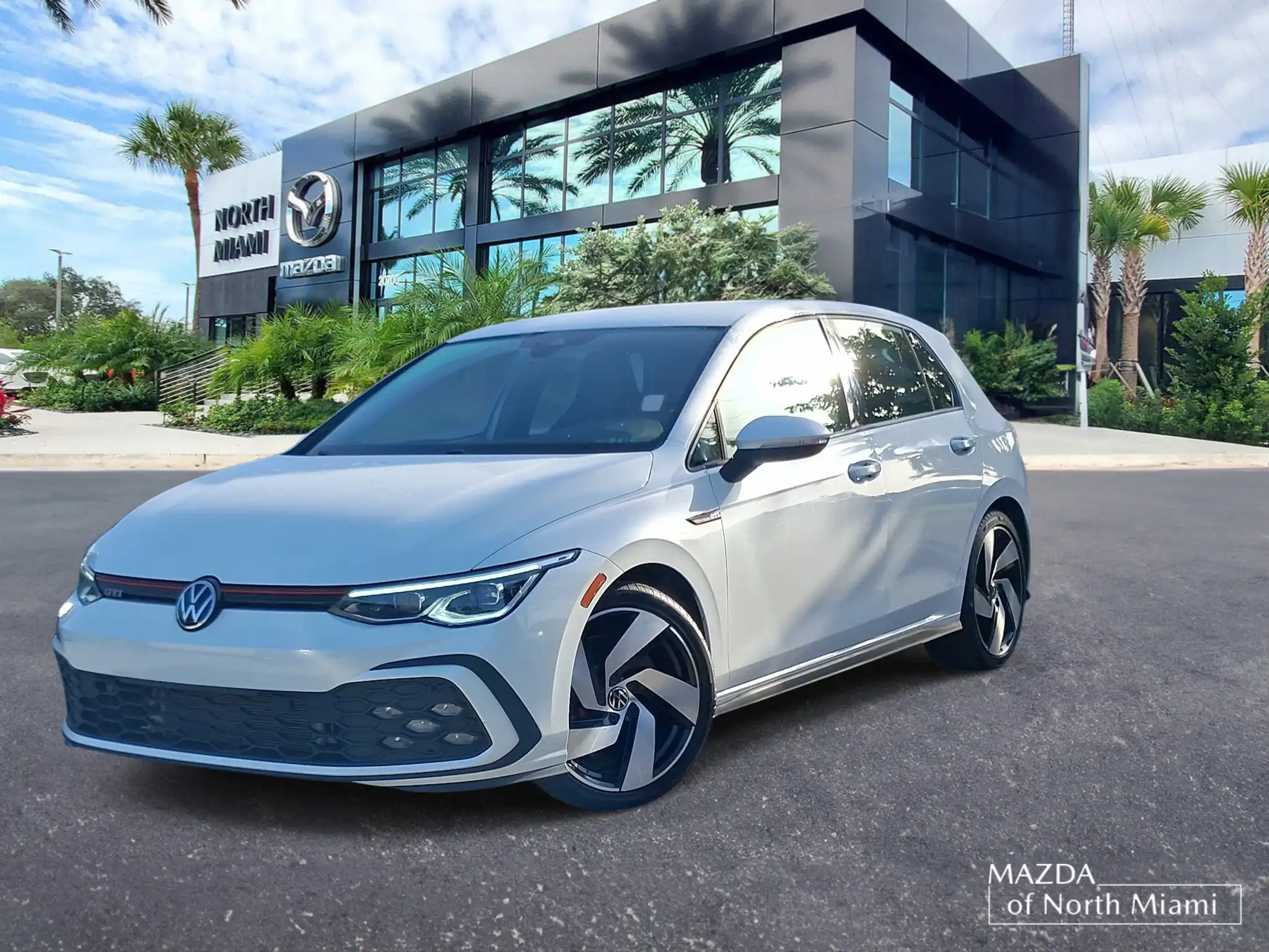 2024 Volkswagen Golf GTI 2.0T S 4-door DSG's photo