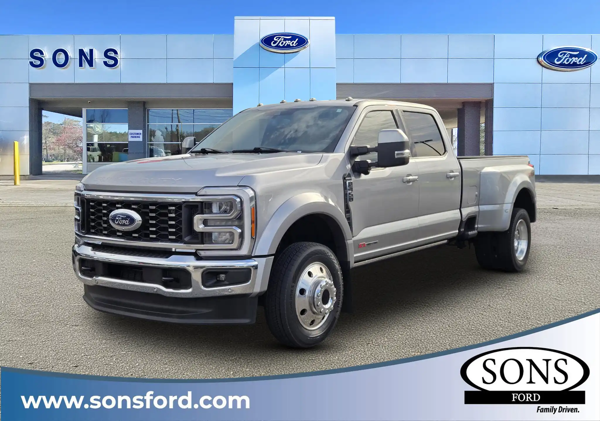 2023 Ford F-450 Lariat 4x4 Crew Cab 8' Box DRW's photo